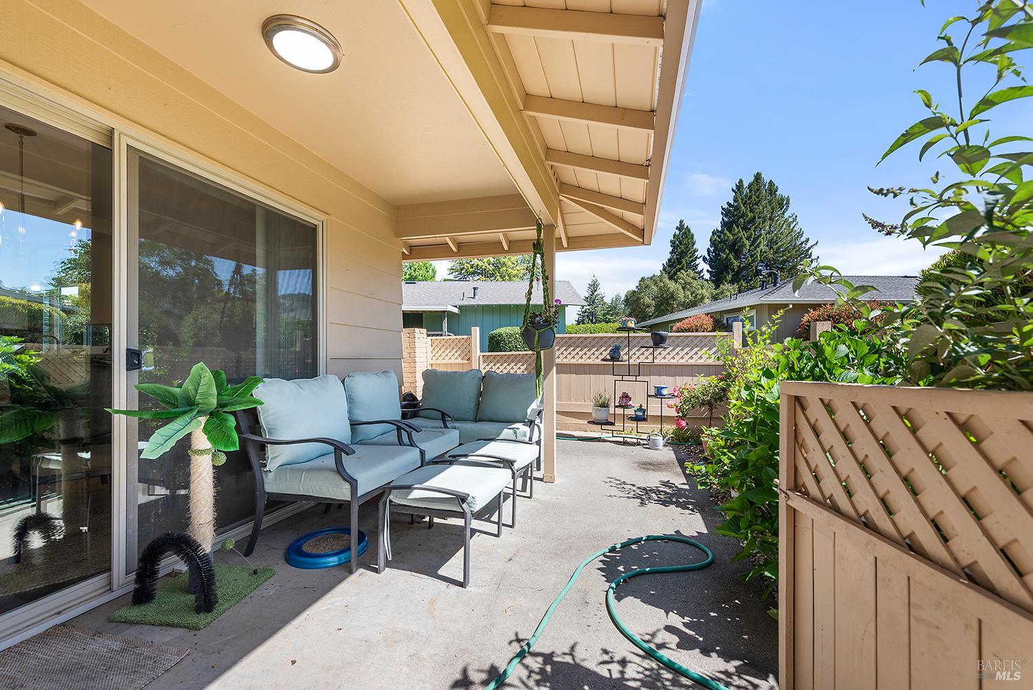 Detail Gallery Image 14 of 20 For 448 Meadowgreen Dr, Santa Rosa,  CA 95409 - 2 Beds | 2 Baths