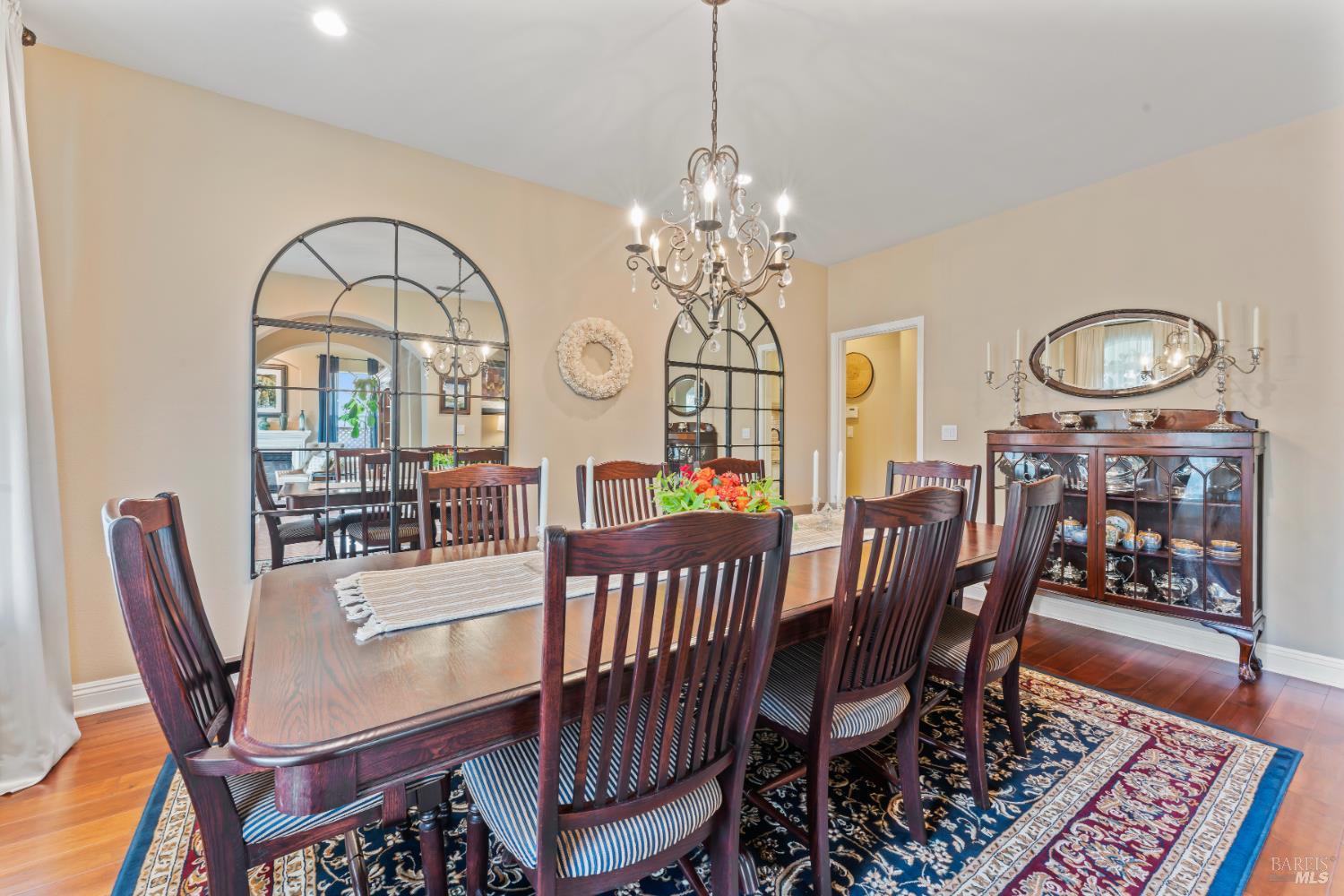 Detail Gallery Image 12 of 66 For 1261 Landmark Dr, Vallejo,  CA 94591 - 6 Beds | 4 Baths