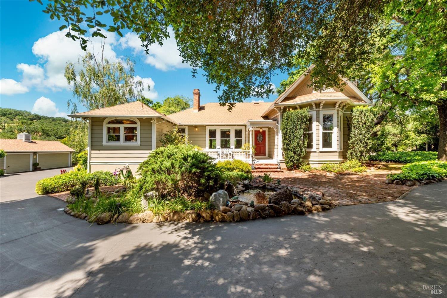 Detail Gallery Image 3 of 88 For 2297 1st Ave, Napa,  CA 94558 - 3 Beds | 3 Baths