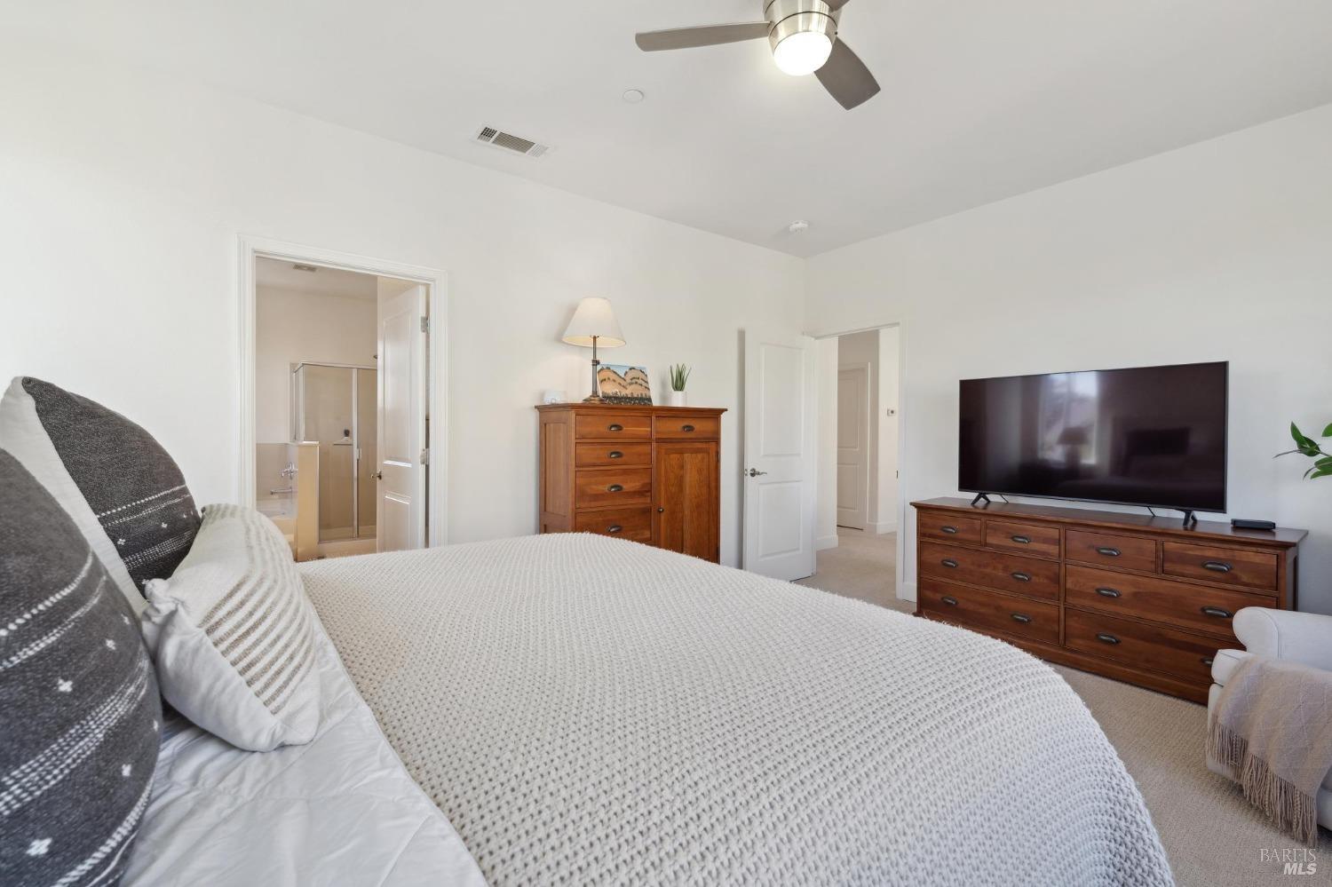 Detail Gallery Image 25 of 51 For 1755 Chinar Dr, Petaluma,  CA 94954 - 4 Beds | 2/1 Baths