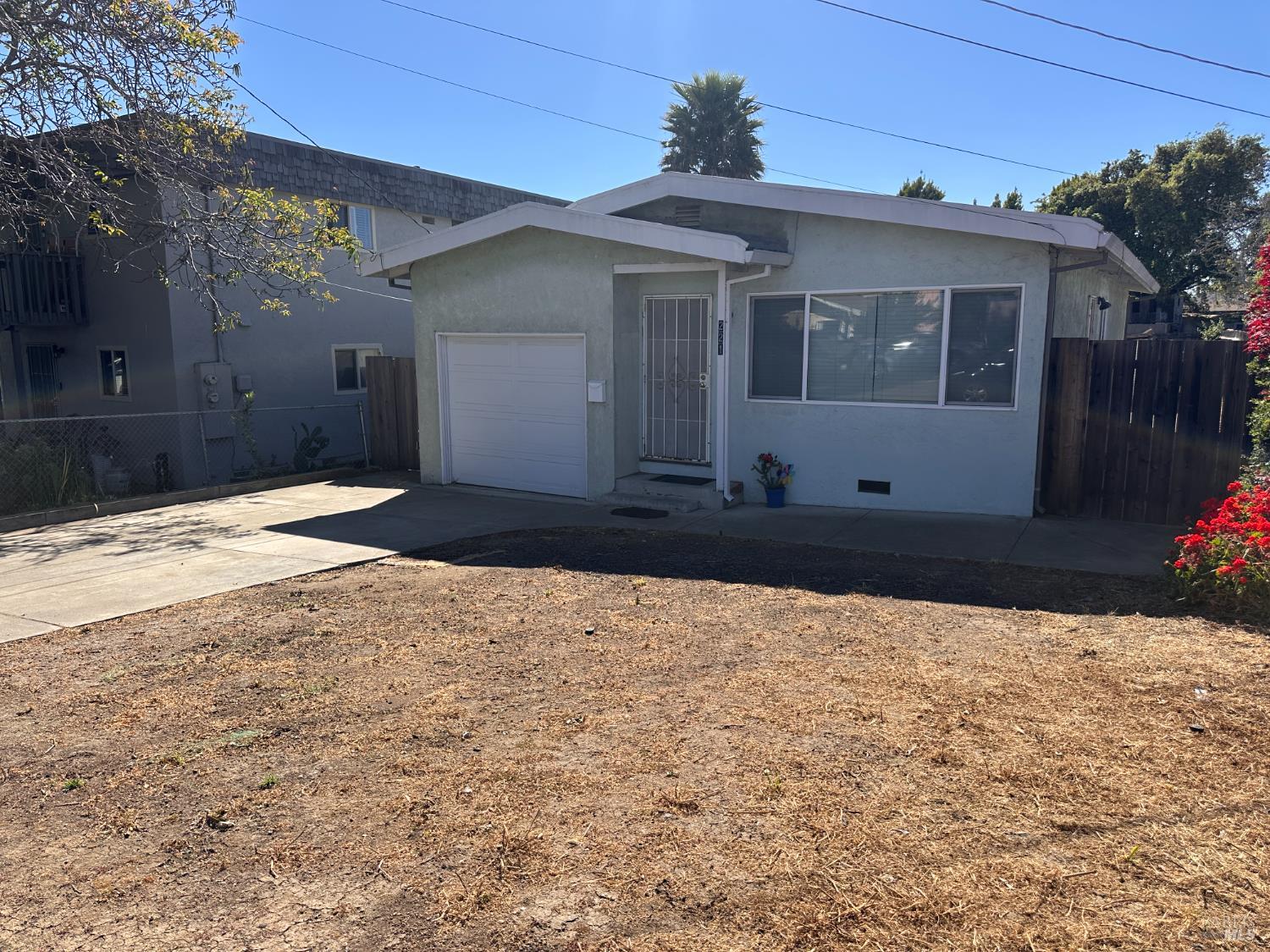 Detail Gallery Image 3 of 17 For 221 Evans Ave, Vallejo,  CA 94590 - 2 Beds | 1 Baths
