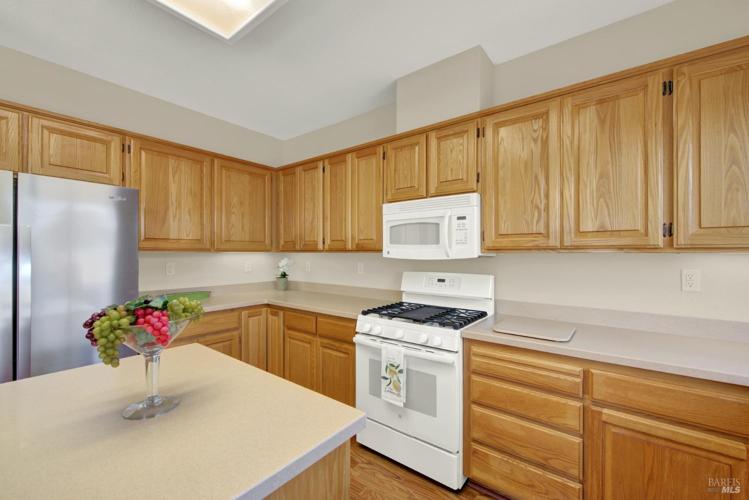 Detail Gallery Image 26 of 62 For 374 Bartlett Ln, Vacaville,  CA 95687 - 3 Beds | 2 Baths