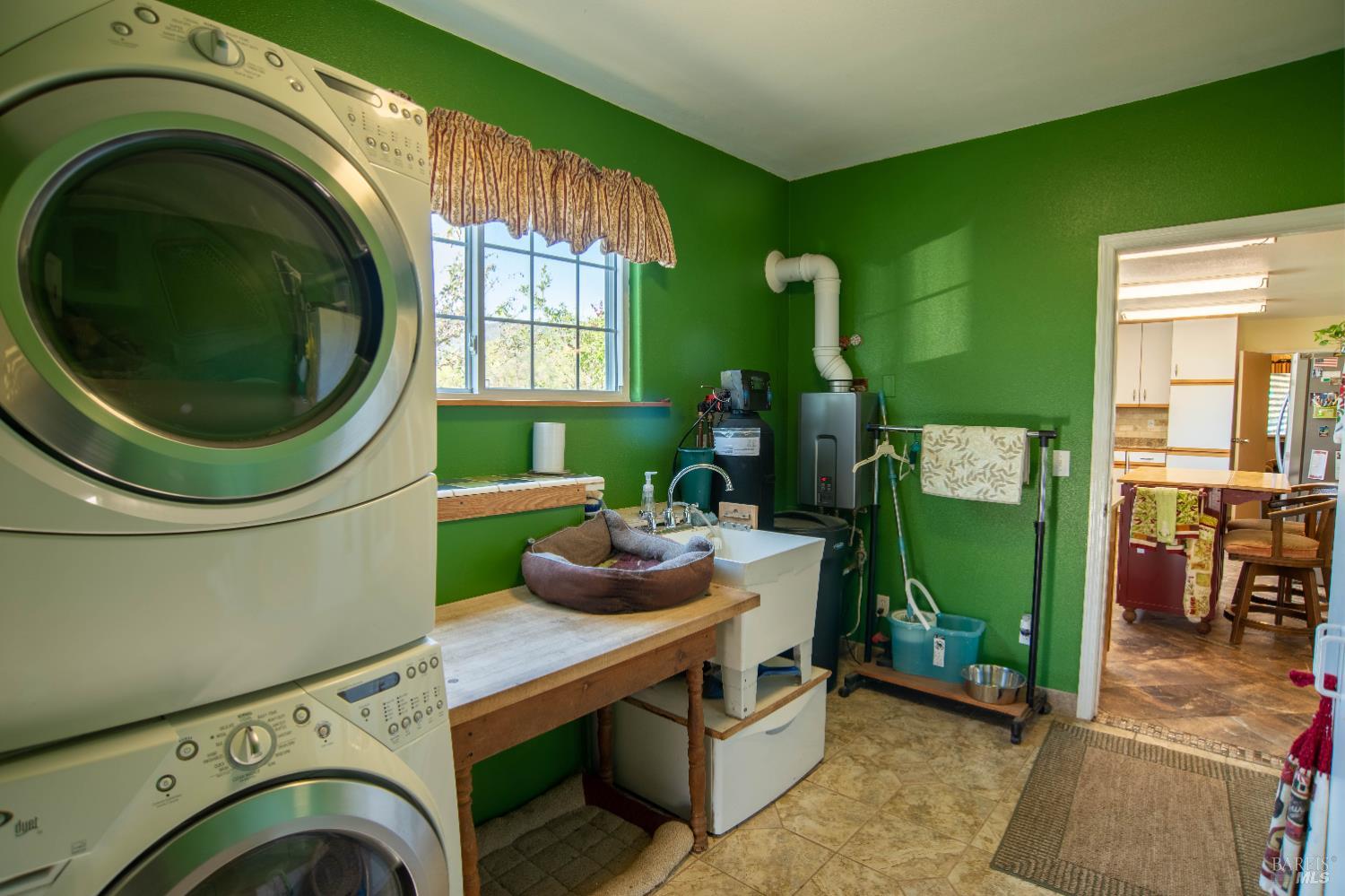 Detail Gallery Image 19 of 96 For 10507 Witter Springs Rd, Witter Springs,  CA 95493 - 4 Beds | 4/1 Baths