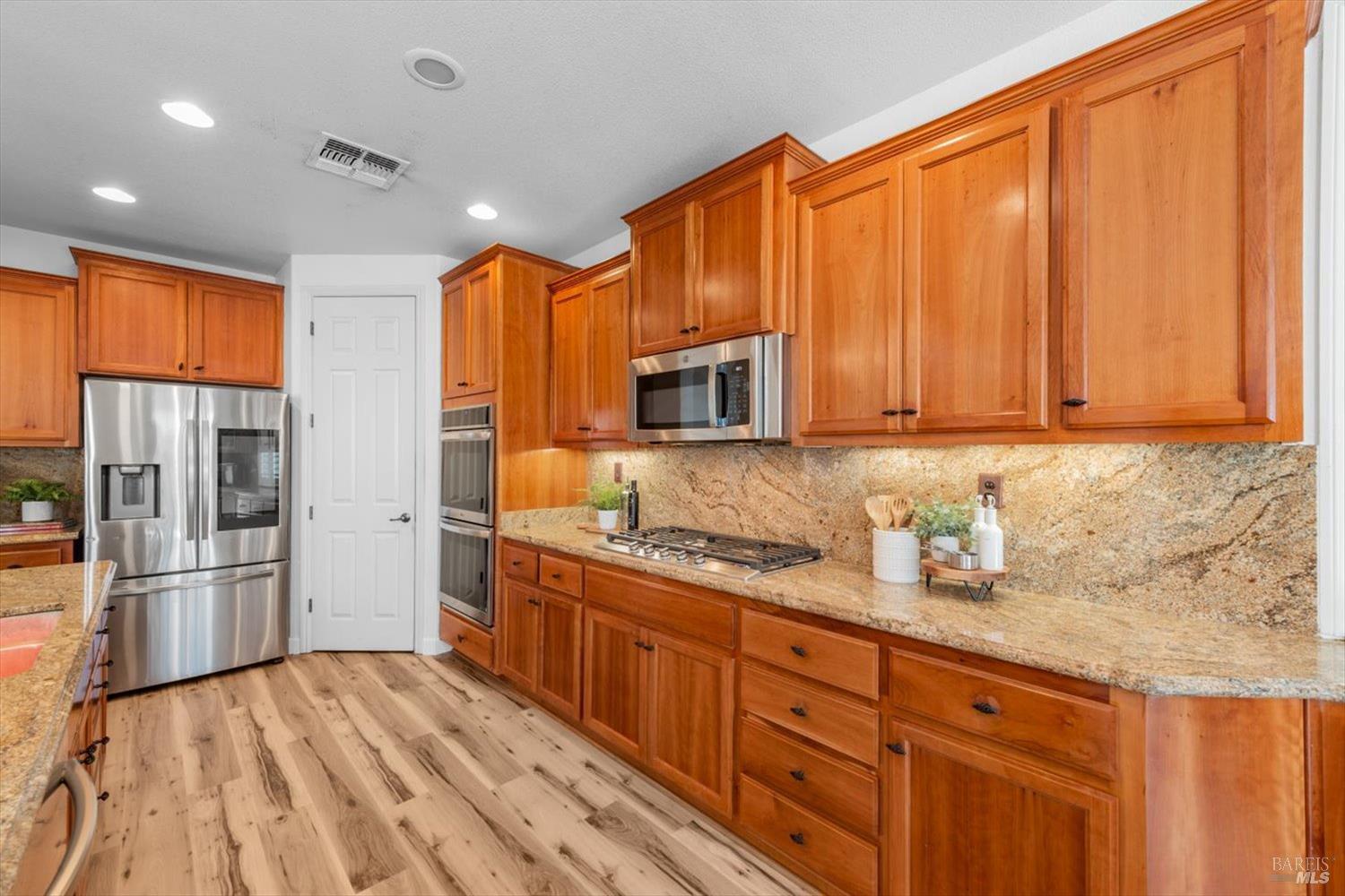 Detail Gallery Image 30 of 99 For 201 Red Pheasant Dr, Vacaville,  CA 95687 - 5 Beds | 3/1 Baths
