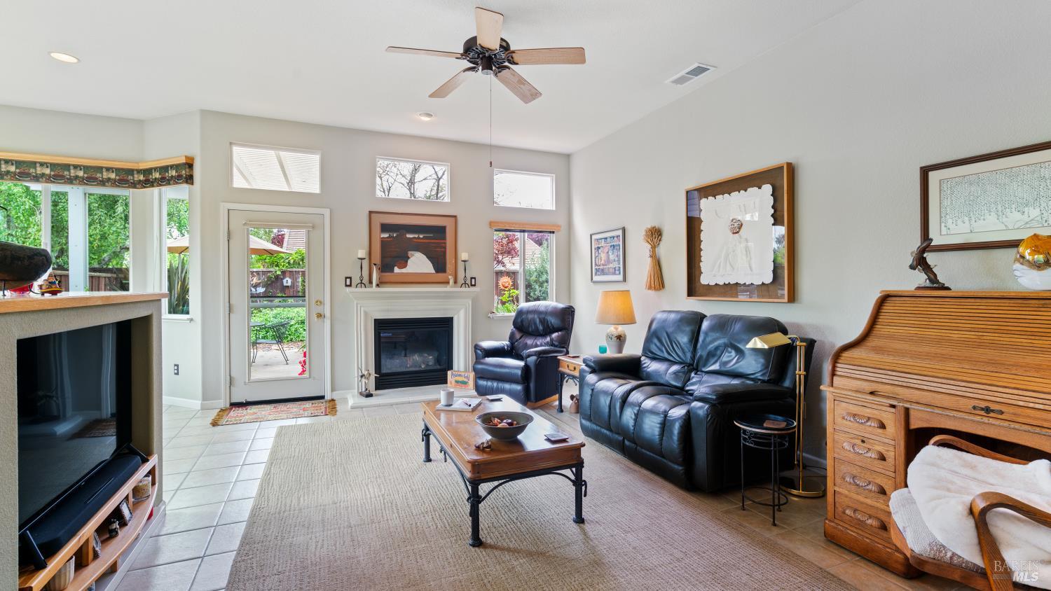 Detail Gallery Image 22 of 61 For 2001 Timberline Ln, Petaluma,  CA 94954 - 4 Beds | 2 Baths
