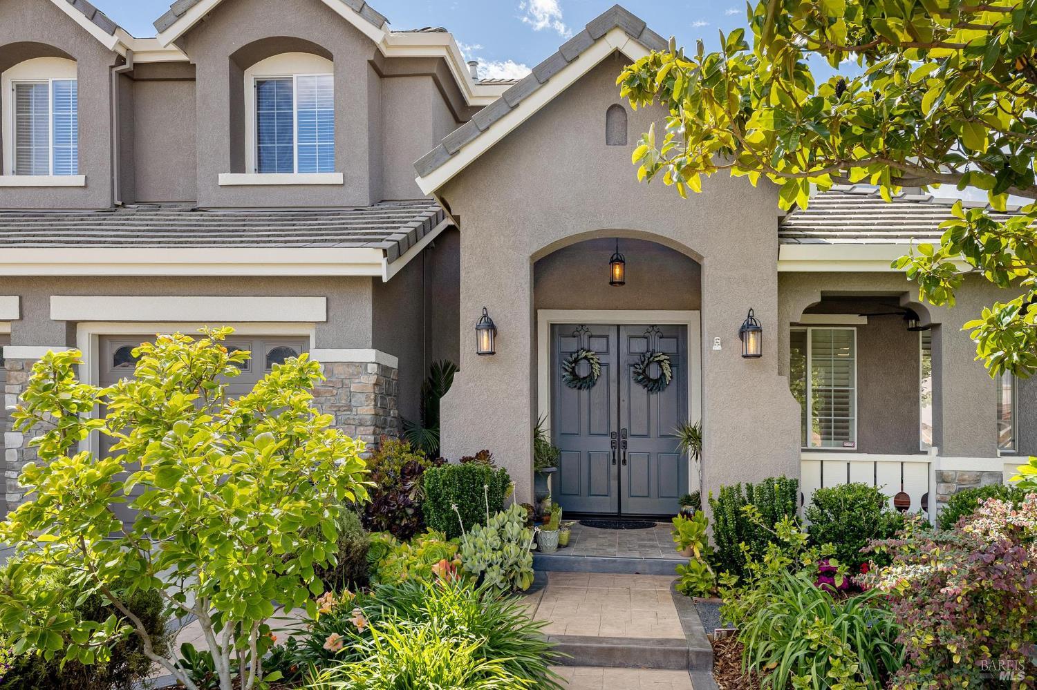 Detail Gallery Image 5 of 53 For 507 Topeka Ln, Vacaville,  CA 95687 - 5 Beds | 4 Baths