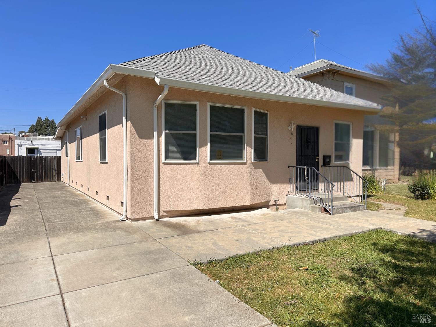 Detail Gallery Image 2 of 17 For 810 Missouri St, Fairfield,  CA 94533 - 3 Beds | 2 Baths