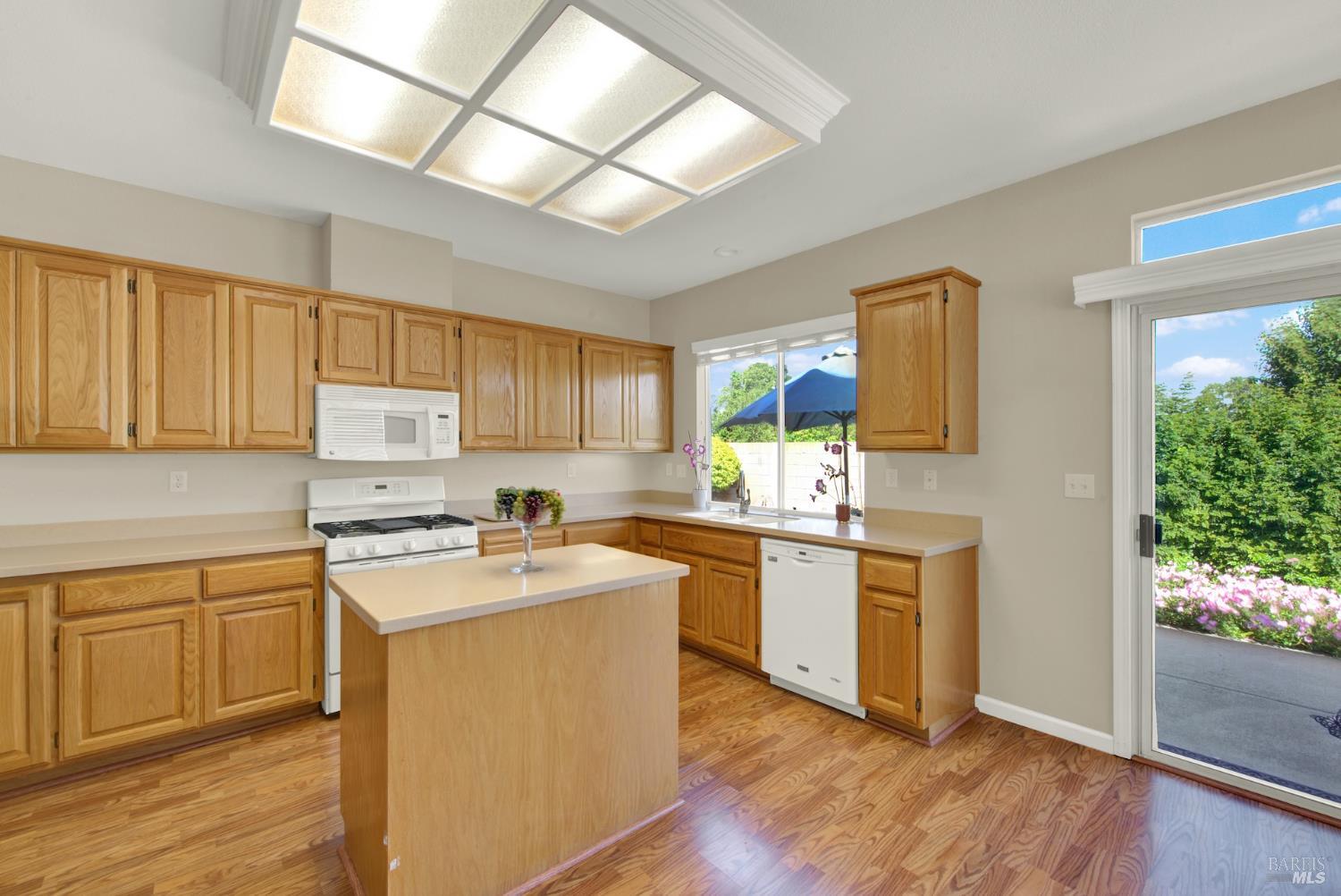 Detail Gallery Image 22 of 62 For 374 Bartlett Ln, Vacaville,  CA 95687 - 3 Beds | 2 Baths