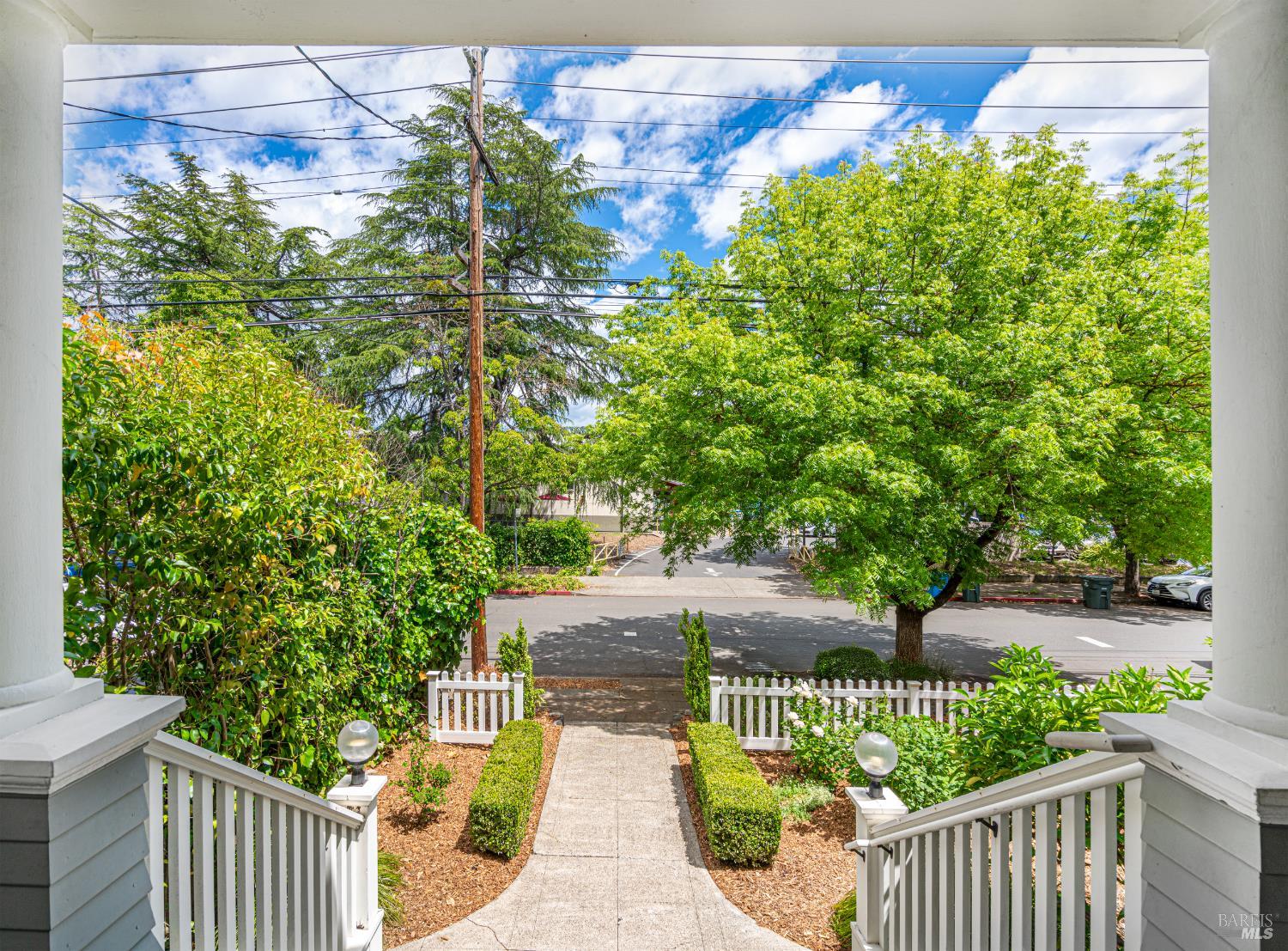Detail Gallery Image 4 of 38 For 753 Humboldt St, Santa Rosa,  CA 95404 - 5 Beds | 3 Baths