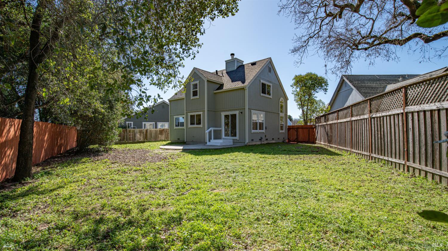 Detail Gallery Image 36 of 41 For 2247 Ironbark Dr, Santa Rosa,  CA 95403 - 3 Beds | 3 Baths