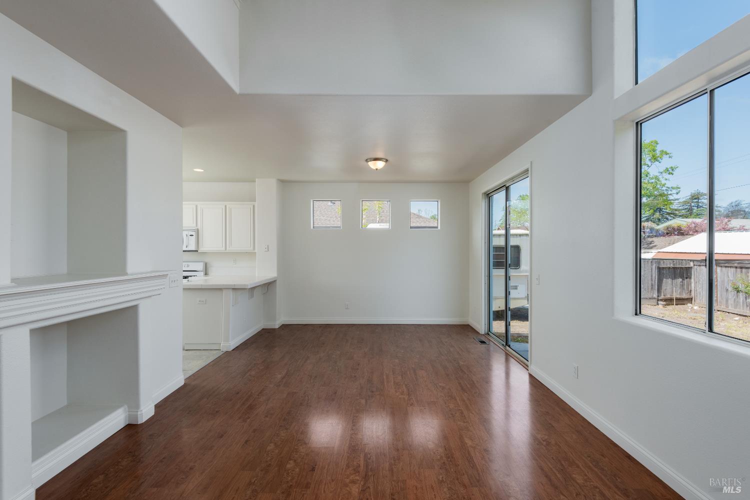 Detail Gallery Image 11 of 37 For 1931 Goldpan Way, Santa Rosa,  CA 95407 - 3 Beds | 2/1 Baths