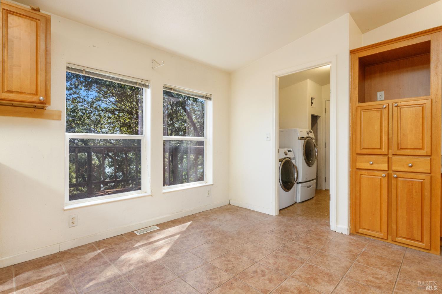 Detail Gallery Image 16 of 56 For 1409 W State Highway 20 Hwy, Upper Lake,  CA 95485 - 3 Beds | 2 Baths