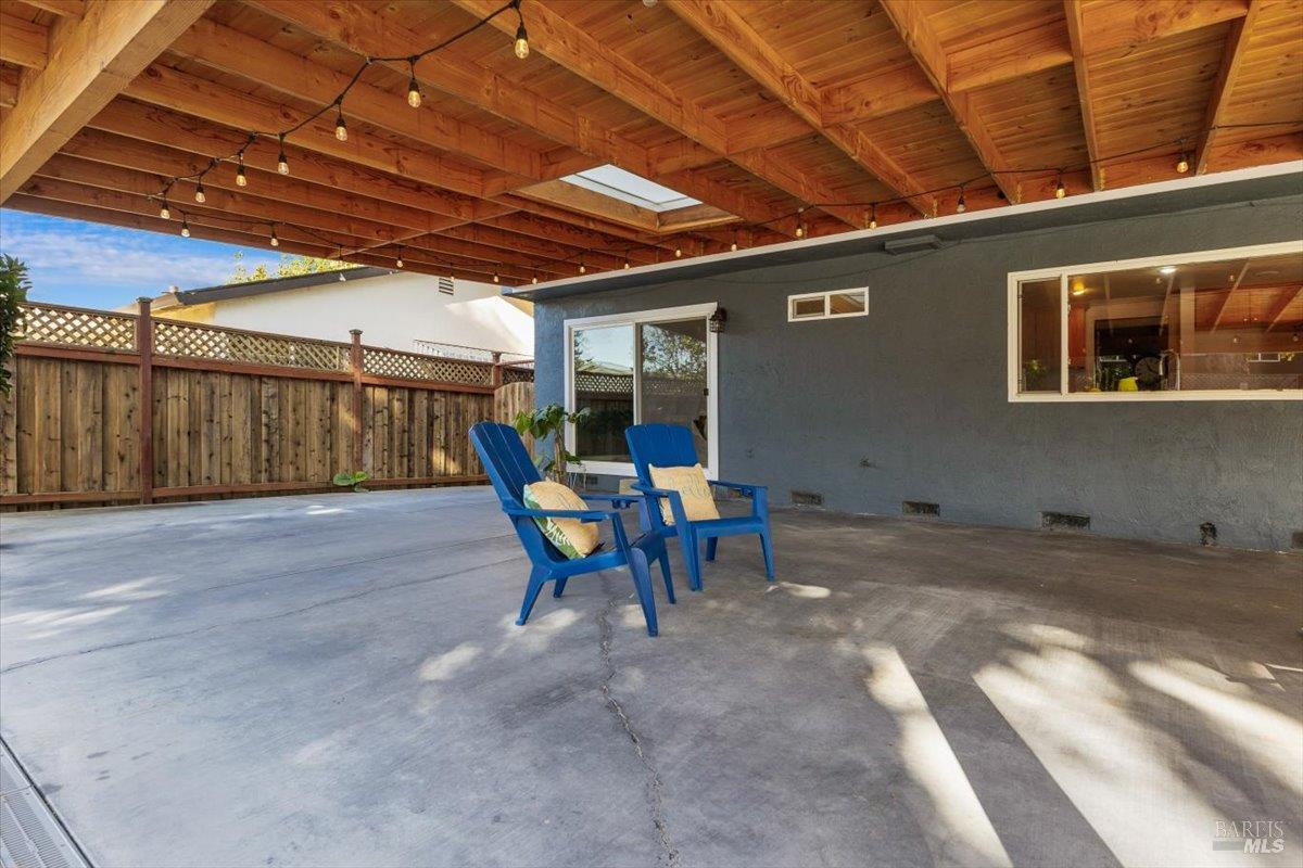Detail Gallery Image 39 of 61 For 2044 Willow Dr, Petaluma,  CA 94954 - 4 Beds | 3 Baths