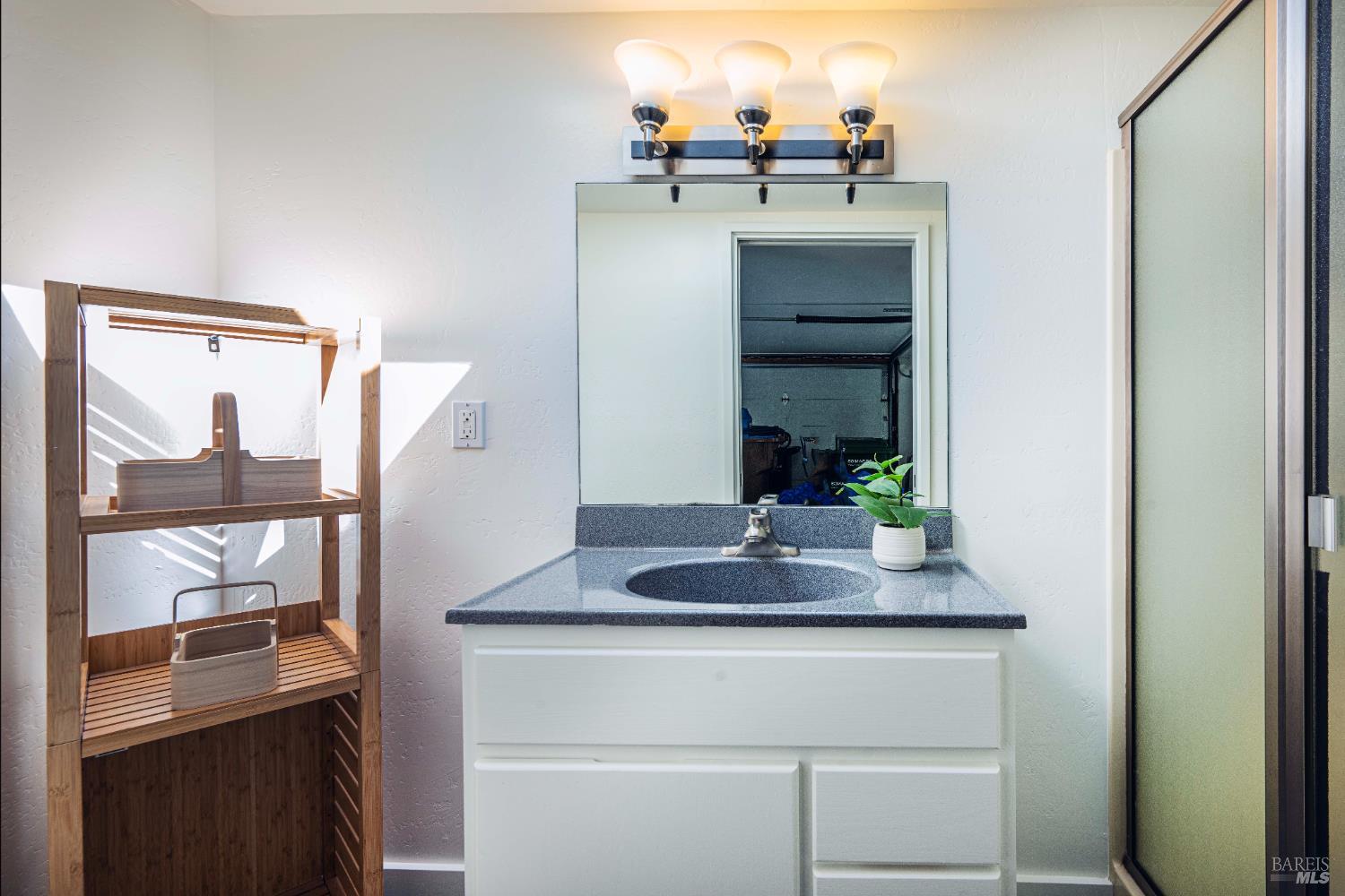 Detail Gallery Image 56 of 83 For 125 Bayview Dr, San Rafael,  CA 94901 - 2 Beds | 3/1 Baths