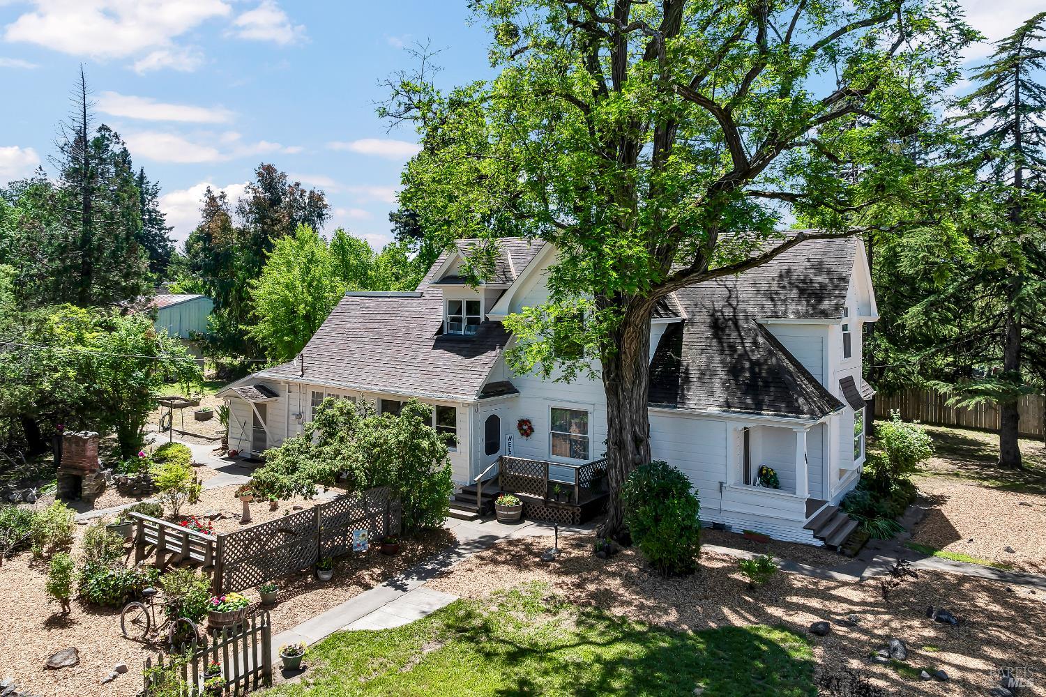 Detail Gallery Image 5 of 66 For 1466 Cooper Rd, Sebastopol,  CA 95472 - 6 Beds | 5/1 Baths