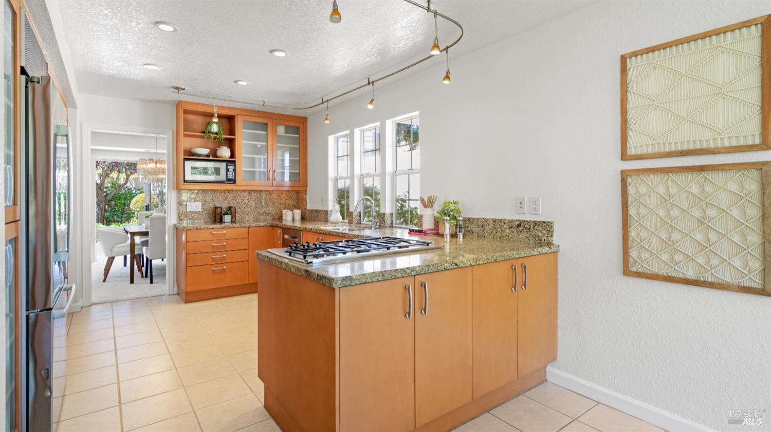 Detail Gallery Image 19 of 57 For 1205 Cuernavaca Circulo Unkn, Mountain View,  CA 94040 - 3 Beds | 3 Baths