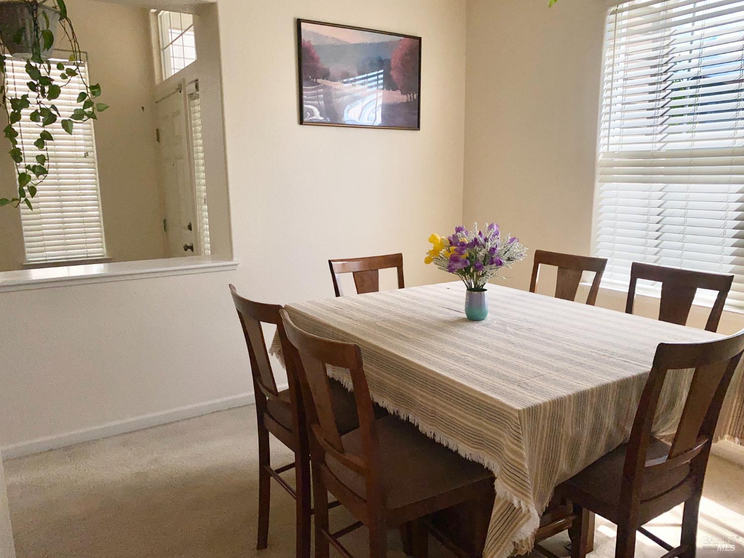 Detail Gallery Image 4 of 43 For 2695 Arbor Grove Ln, Santa Rosa,  CA 95407 - 4 Beds | 2/1 Baths