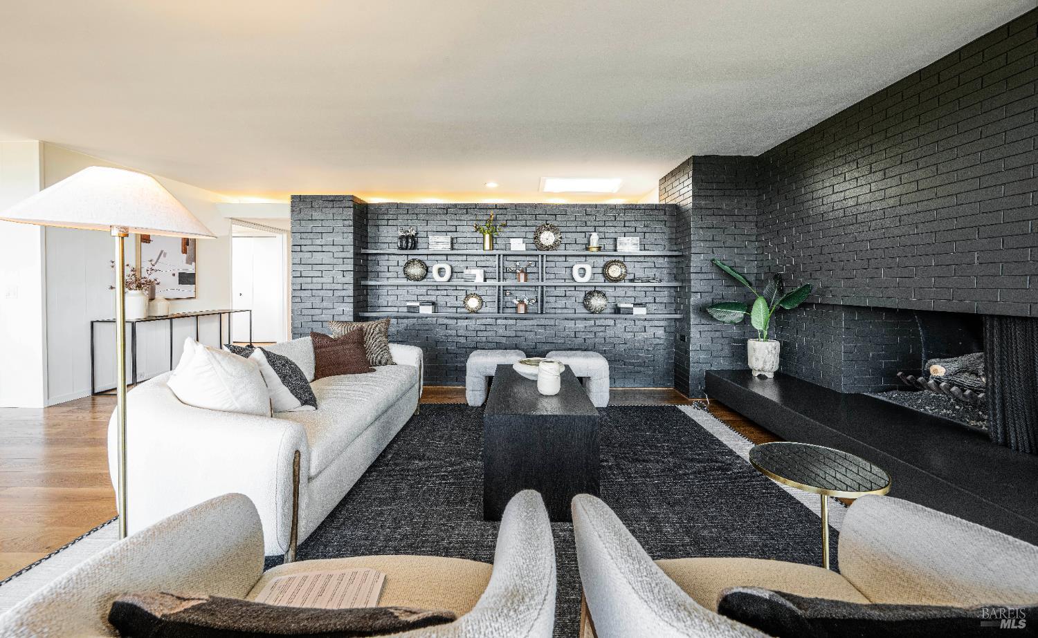 Detail Gallery Image 22 of 83 For 125 Bayview Dr, San Rafael,  CA 94901 - 2 Beds | 3/1 Baths