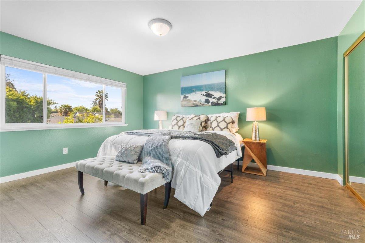 Detail Gallery Image 23 of 61 For 2044 Willow Dr, Petaluma,  CA 94954 - 4 Beds | 3 Baths