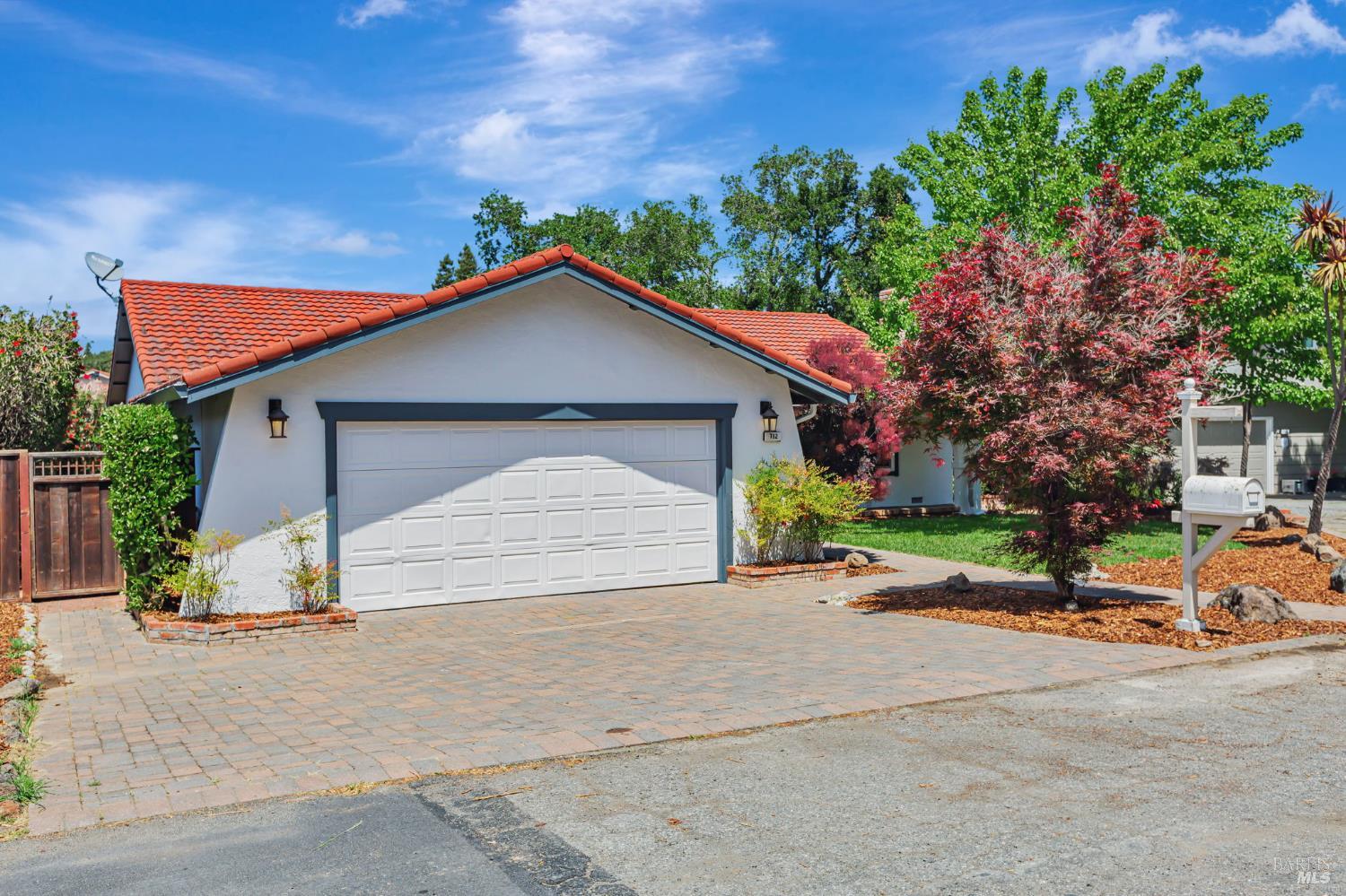 Detail Gallery Image 3 of 29 For 712 Sutro Ave, Novato,  CA 94947 - 3 Beds | 2 Baths
