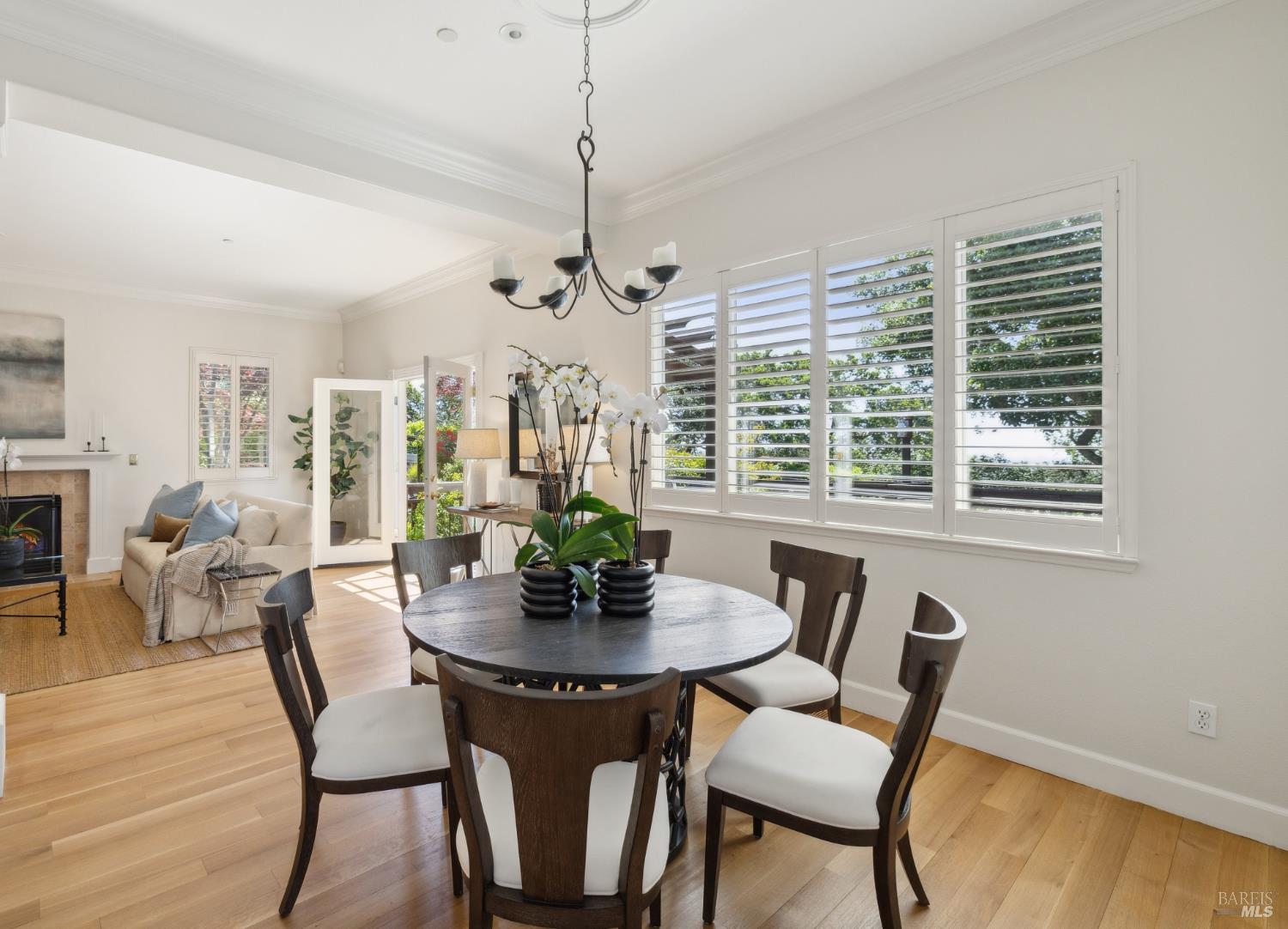 Detail Gallery Image 12 of 37 For 15 Upland Ln, Novato,  CA 94945 - 4 Beds | 3/1 Baths