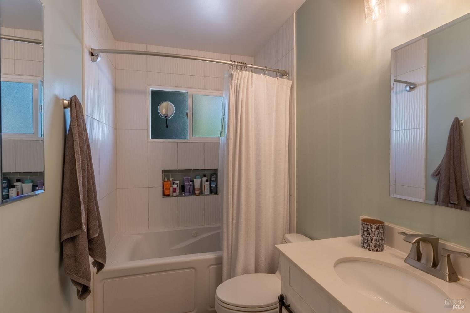 Detail Gallery Image 19 of 43 For 3120 Hermosa Dr, Napa,  CA 94558 - 4 Beds | 2 Baths