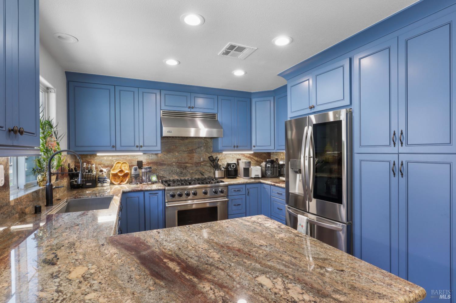Detail Gallery Image 12 of 34 For 180 San Fernando St, San Pablo,  CA 94806 - 3 Beds | 2/1 Baths