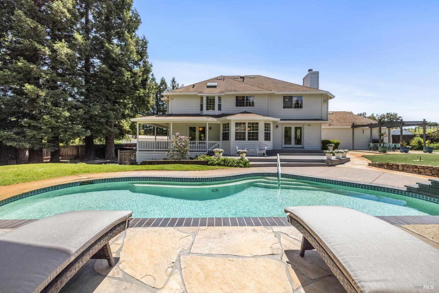 Detail Gallery Image 69 of 98 For 9724 Green Valley Rd, Sebastopol,  CA 95472 - 4 Beds | 3 Baths