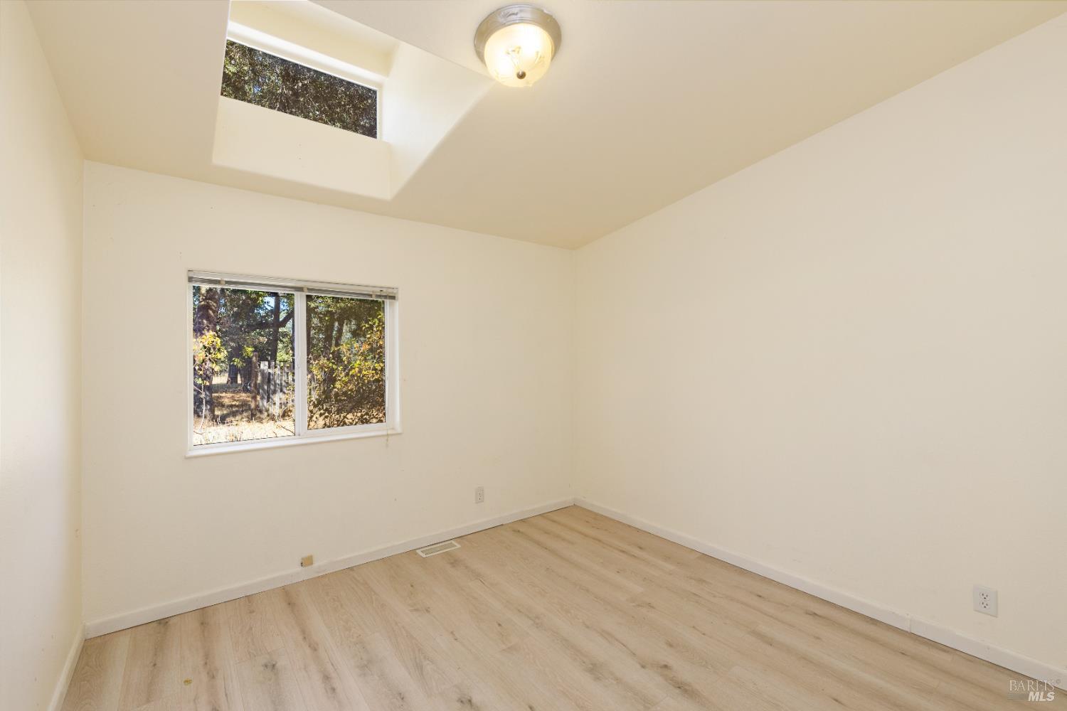 Detail Gallery Image 19 of 56 For 1409 W State Highway 20 Hwy, Upper Lake,  CA 95485 - 3 Beds | 2 Baths