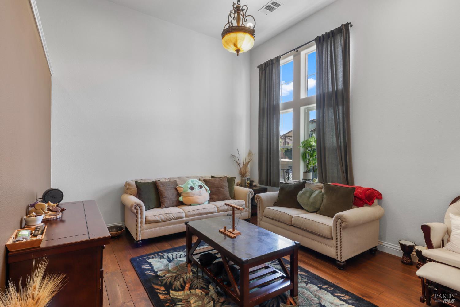 Detail Gallery Image 5 of 34 For 180 San Fernando St, San Pablo,  CA 94806 - 3 Beds | 2/1 Baths