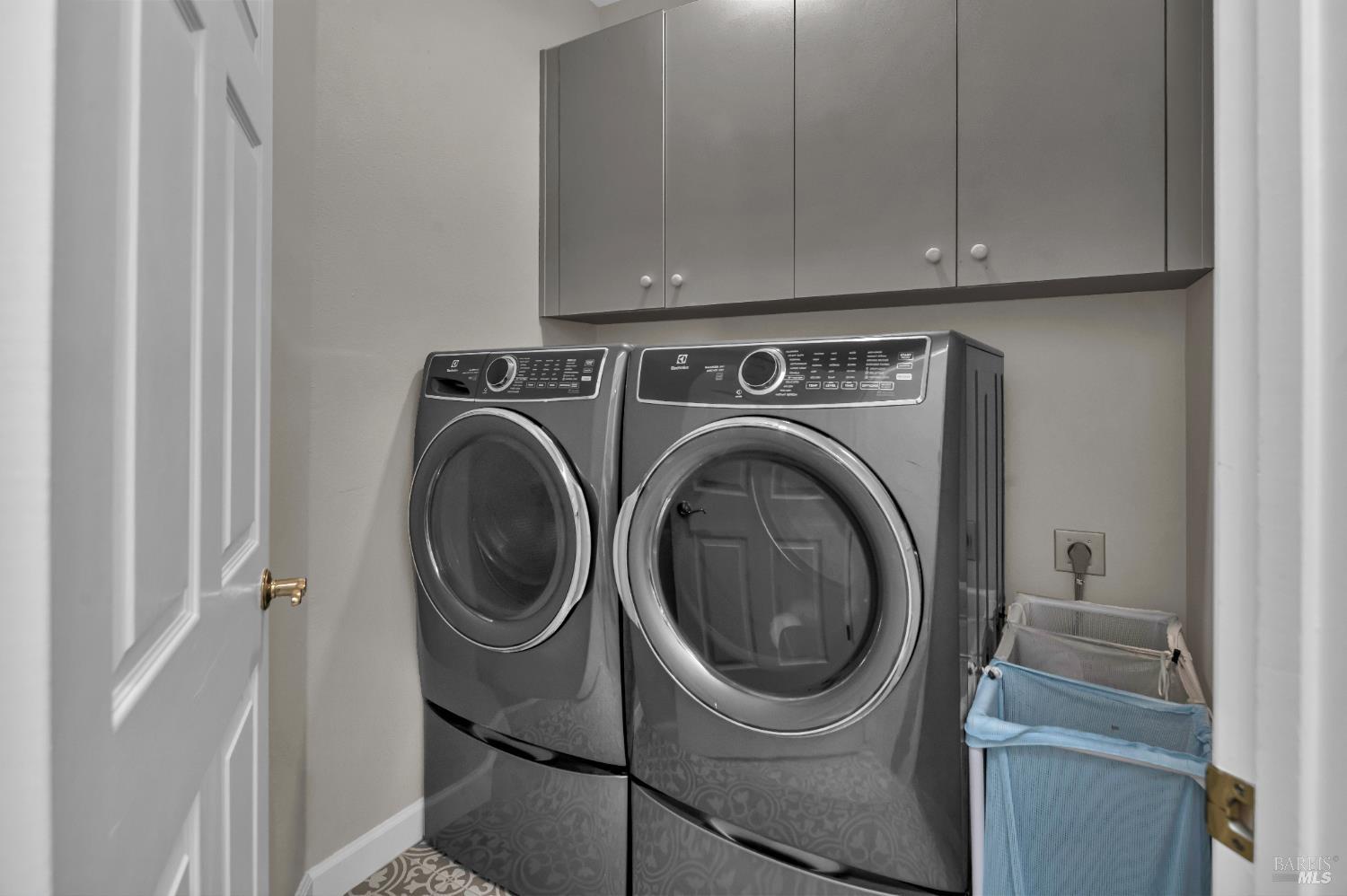 Detail Gallery Image 24 of 55 For 4748 Prospect Ave, Santa Rosa,  CA 95409 - 5 Beds | 4 Baths