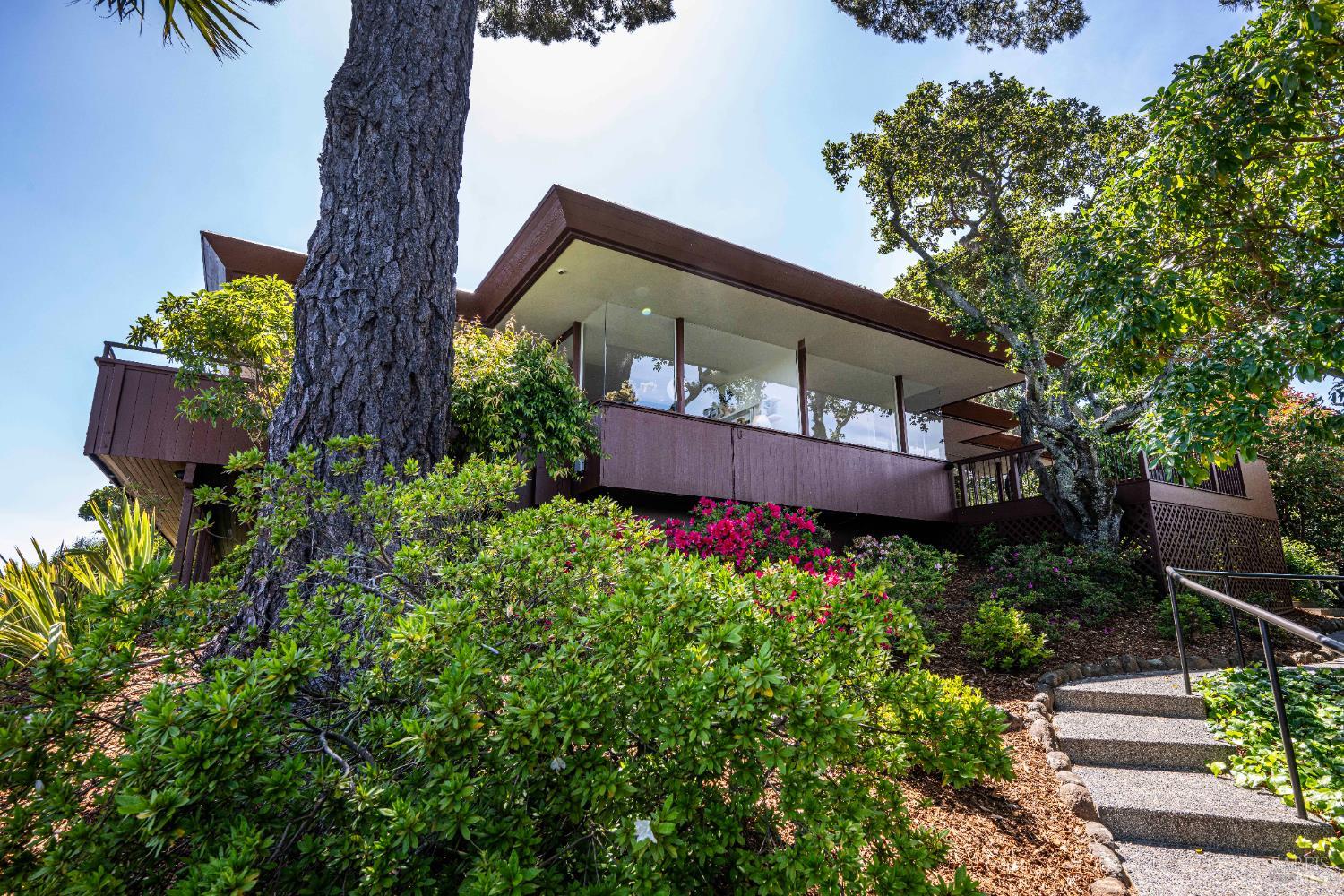 Detail Gallery Image 13 of 83 For 125 Bayview Dr, San Rafael,  CA 94901 - 2 Beds | 3/1 Baths