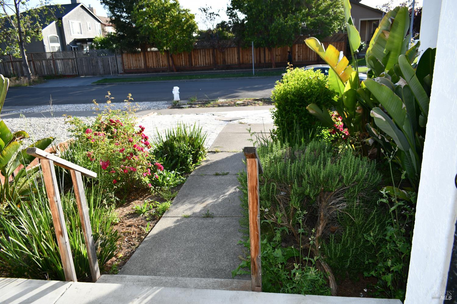 Detail Gallery Image 5 of 19 For 2630 Arrowhead Dr, Santa Rosa,  CA 95407 - 4 Beds | 3 Baths
