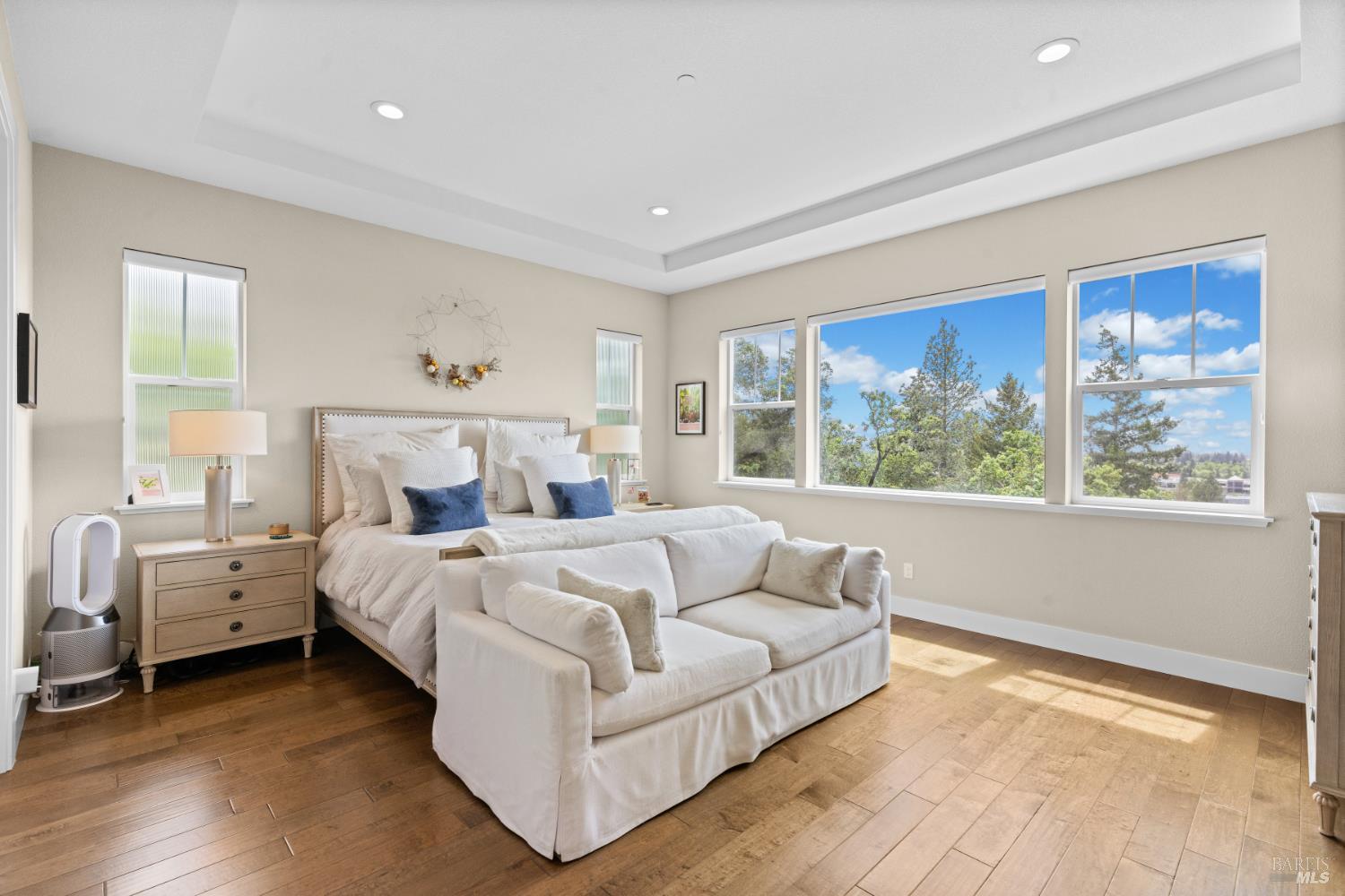 Detail Gallery Image 19 of 62 For 3393 Lake Park Ct, Santa Rosa,  CA 95403 - 5 Beds | 4/1 Baths