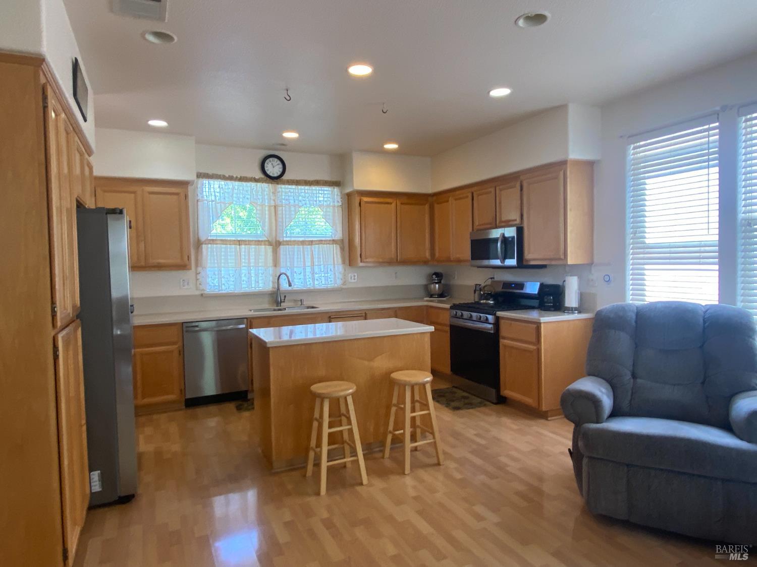 Detail Gallery Image 7 of 43 For 2695 Arbor Grove Ln, Santa Rosa,  CA 95407 - 4 Beds | 2/1 Baths