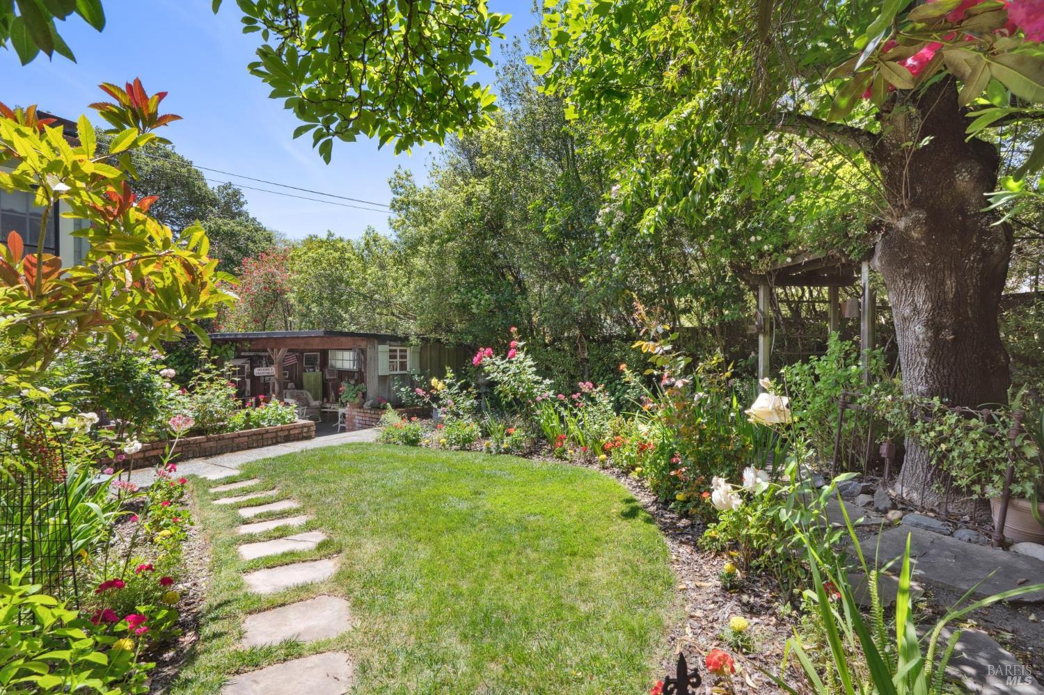 Detail Gallery Image 42 of 75 For 301 Howard St, Petaluma,  CA 94952 - 4 Beds | 3 Baths