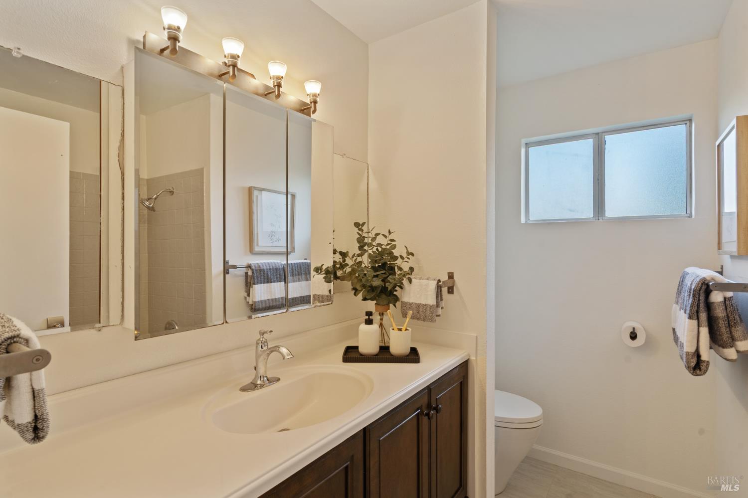 Detail Gallery Image 36 of 79 For 5082 Lakeville Hwy, Petaluma,  CA 94954 - 5 Beds | 4 Baths