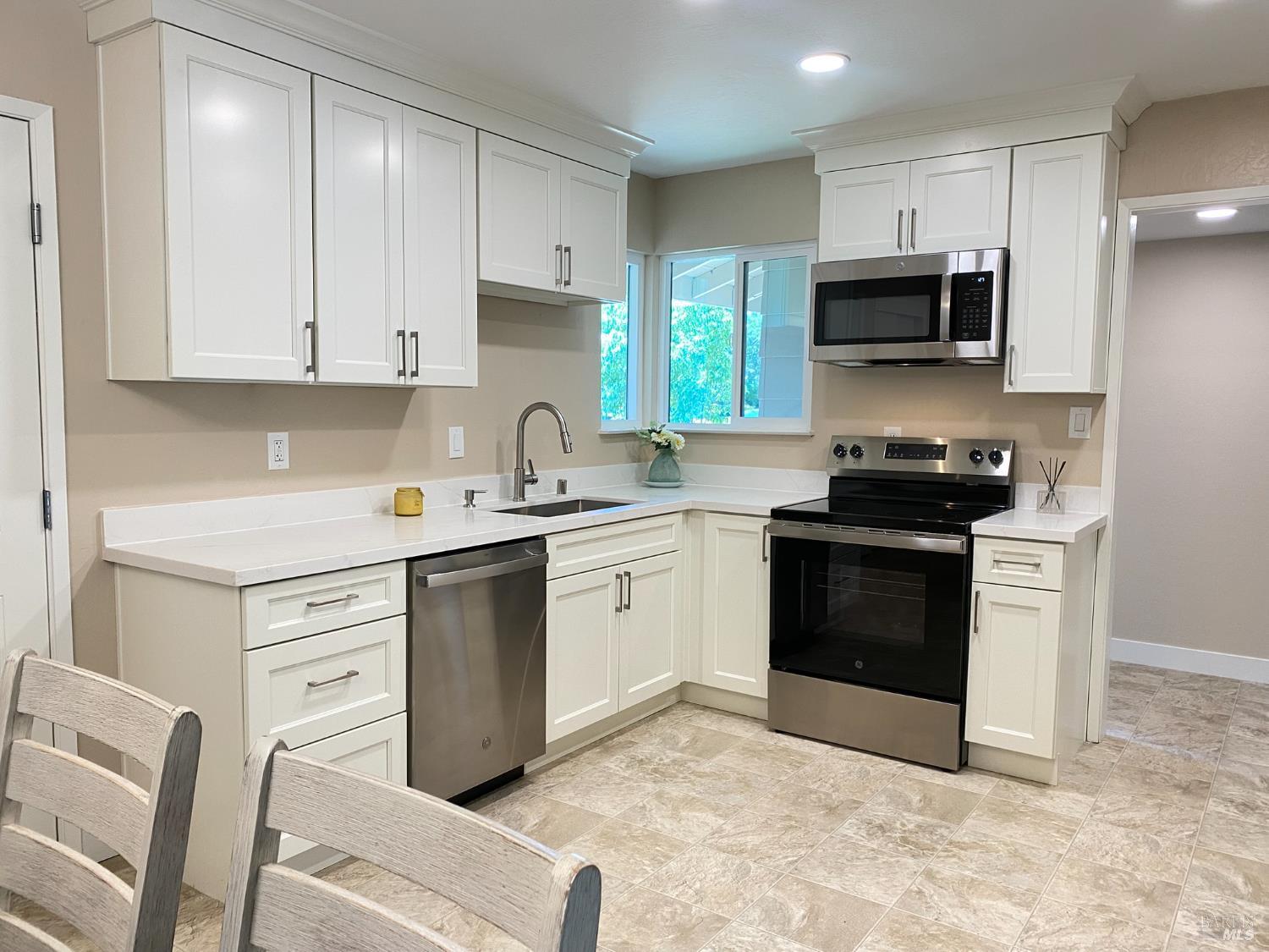 Detail Gallery Image 11 of 39 For 312 Dahlia St, Fairfield,  CA 94533 - 3 Beds | 2 Baths