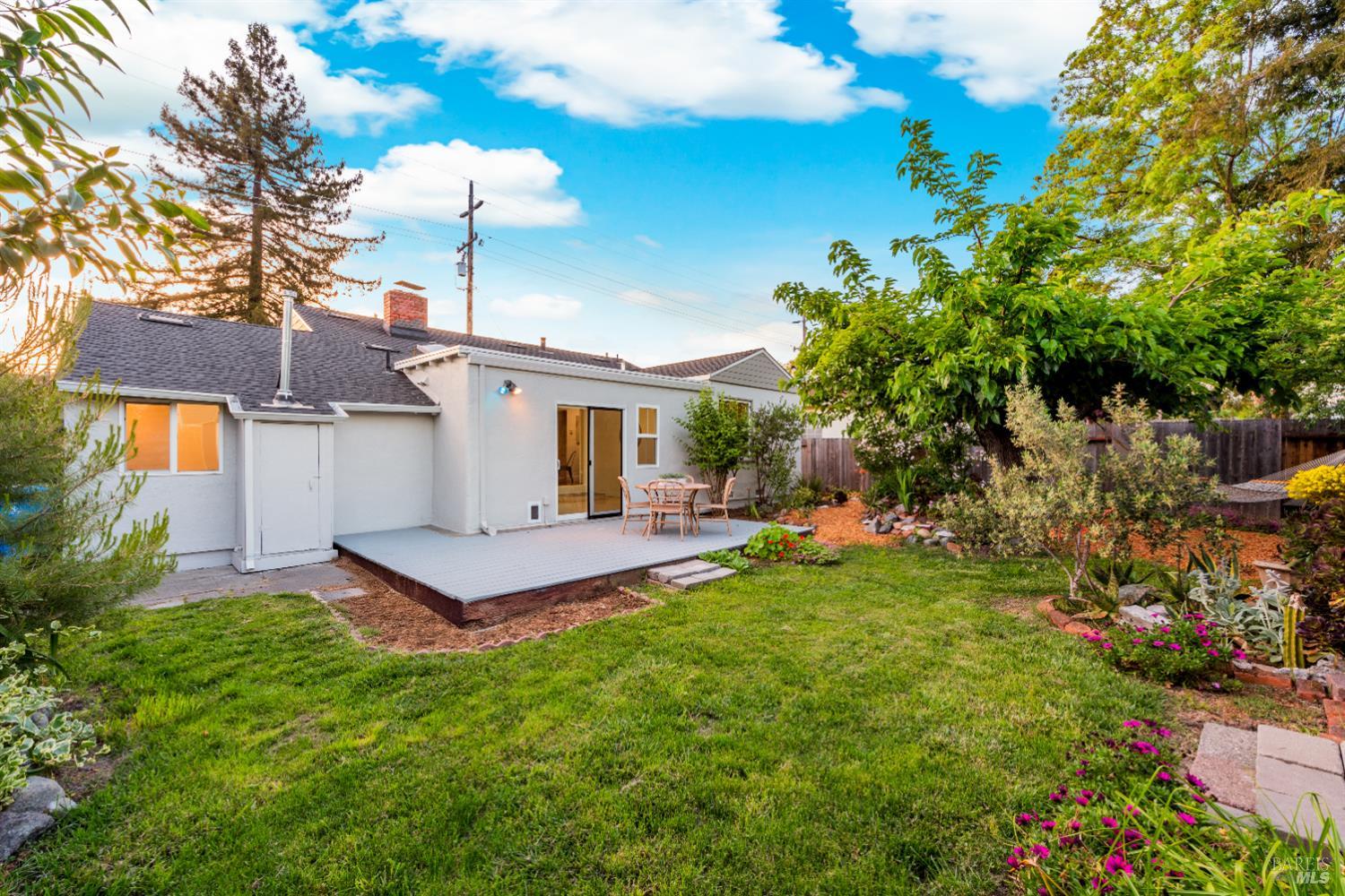Detail Gallery Image 26 of 35 For 612 Madison St, Petaluma,  CA 94952 - 3 Beds | 2 Baths