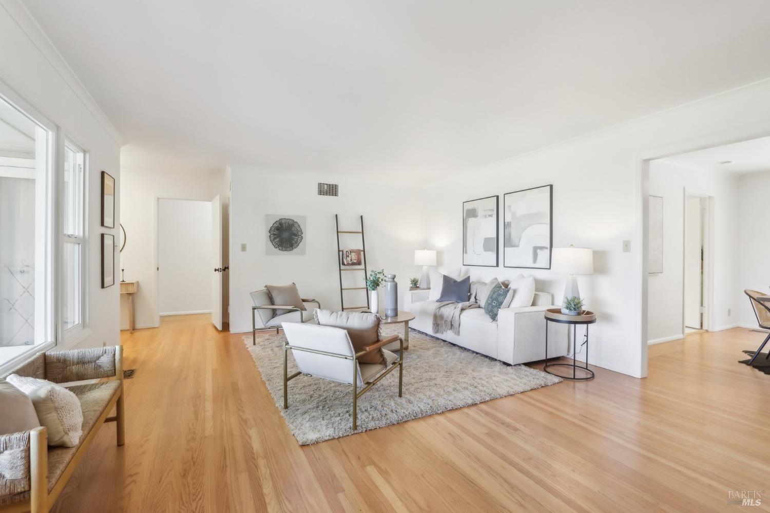 Detail Gallery Image 9 of 60 For 1400 High School Rd, Sebastopol,  CA 95472 - 3 Beds | 2 Baths