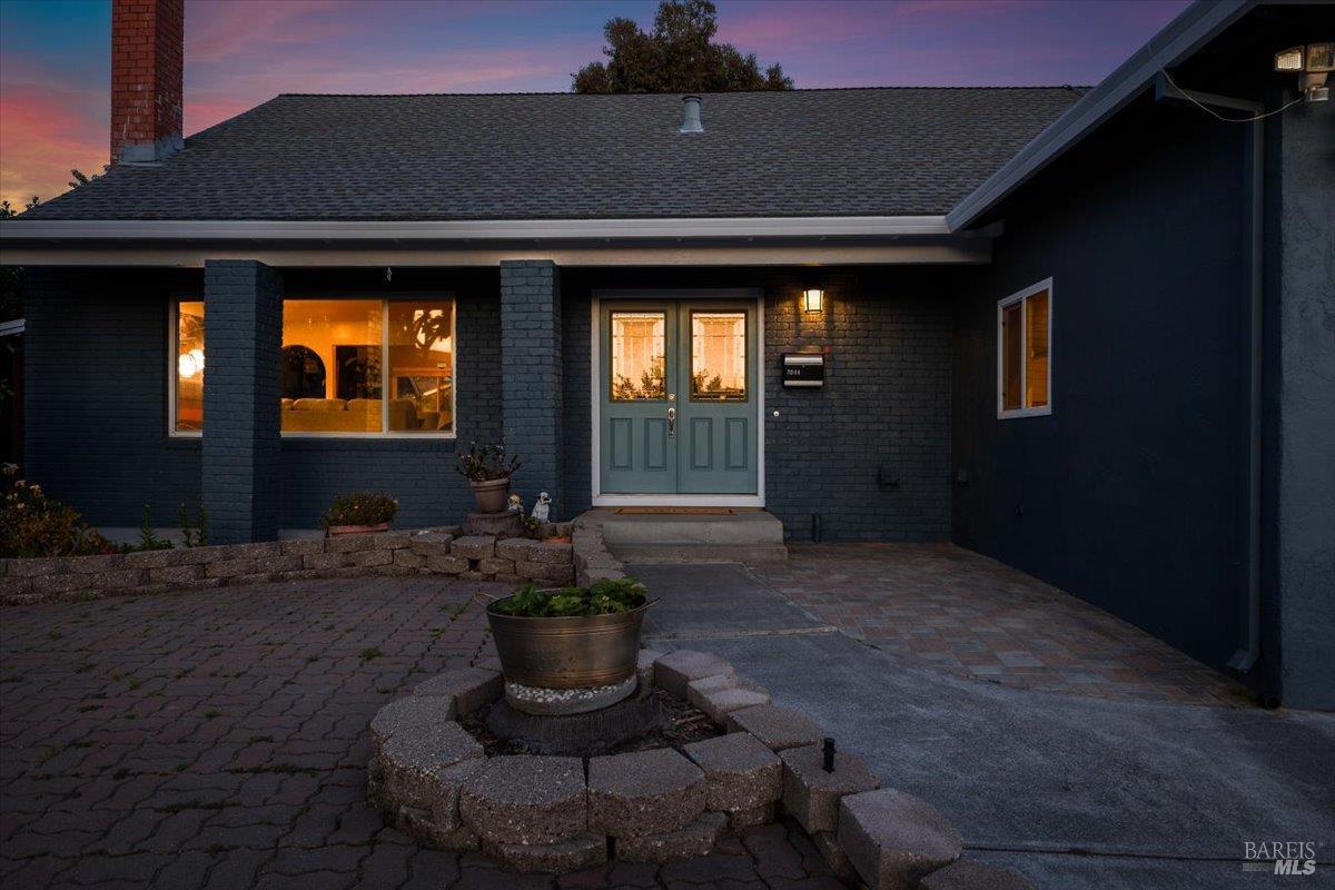 Detail Gallery Image 57 of 61 For 2044 Willow Dr, Petaluma,  CA 94954 - 4 Beds | 3 Baths