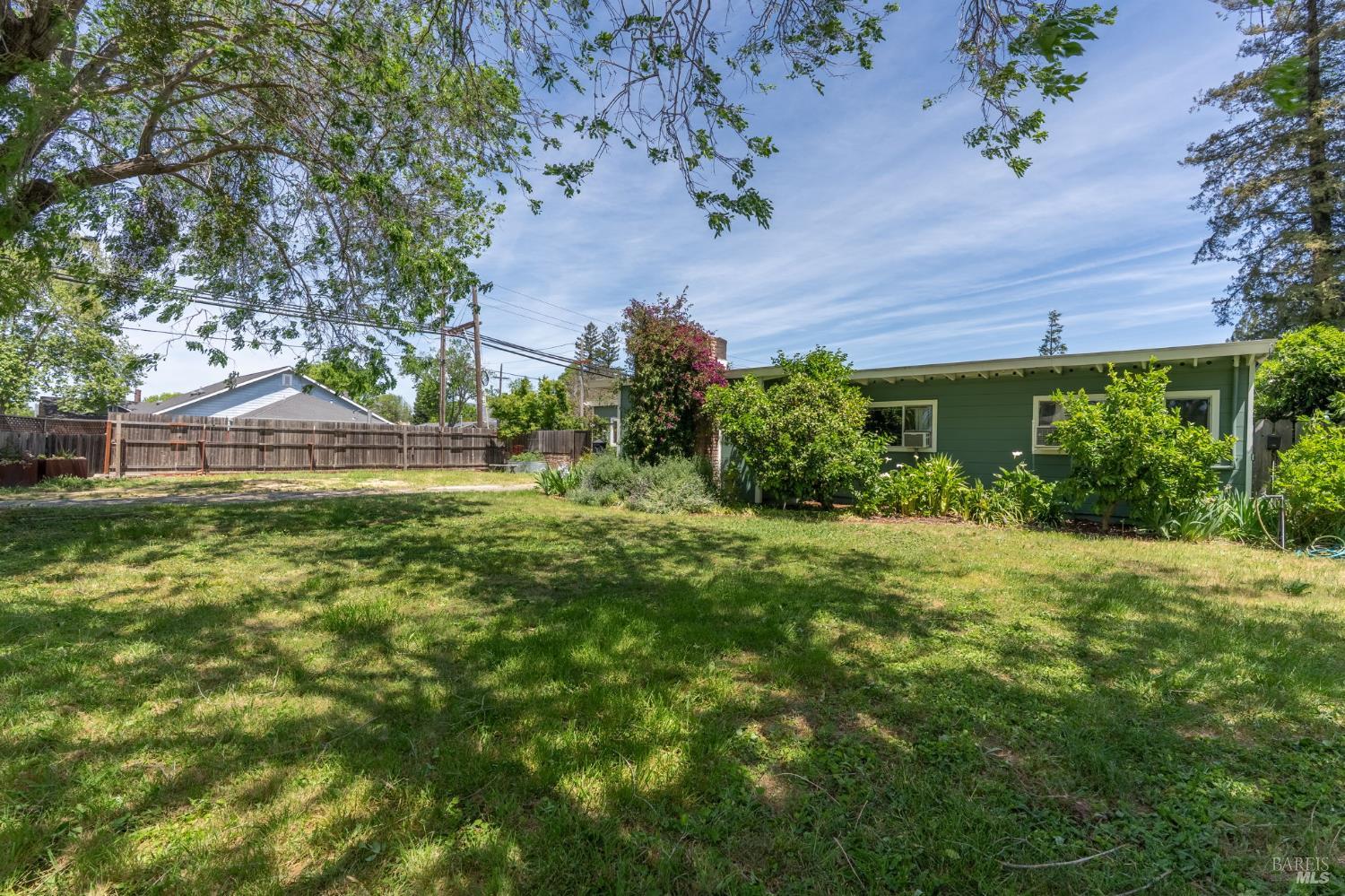 Detail Gallery Image 4 of 43 For 3120 Hermosa Dr, Napa,  CA 94558 - 4 Beds | 2 Baths
