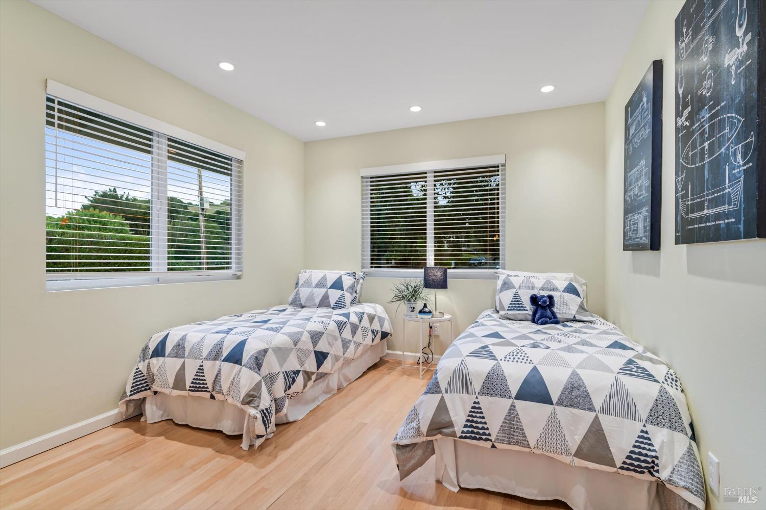 Detail Gallery Image 15 of 56 For 2700 Center Rd, Novato,  CA 94947 - 4 Beds | 3 Baths