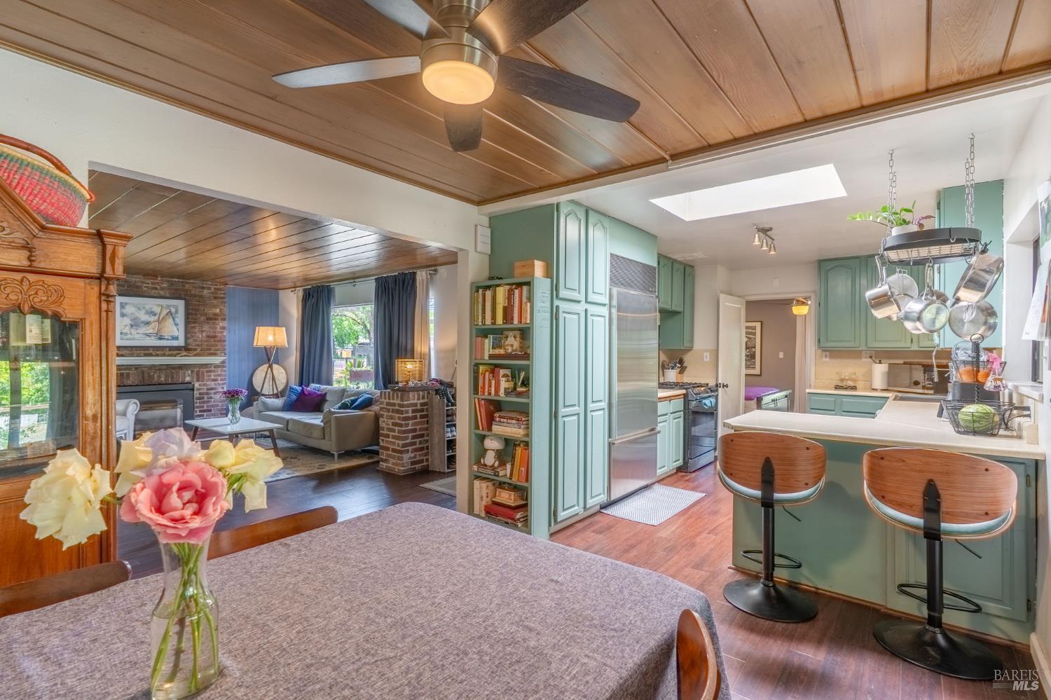 Detail Gallery Image 9 of 43 For 3120 Hermosa Dr, Napa,  CA 94558 - 4 Beds | 2 Baths