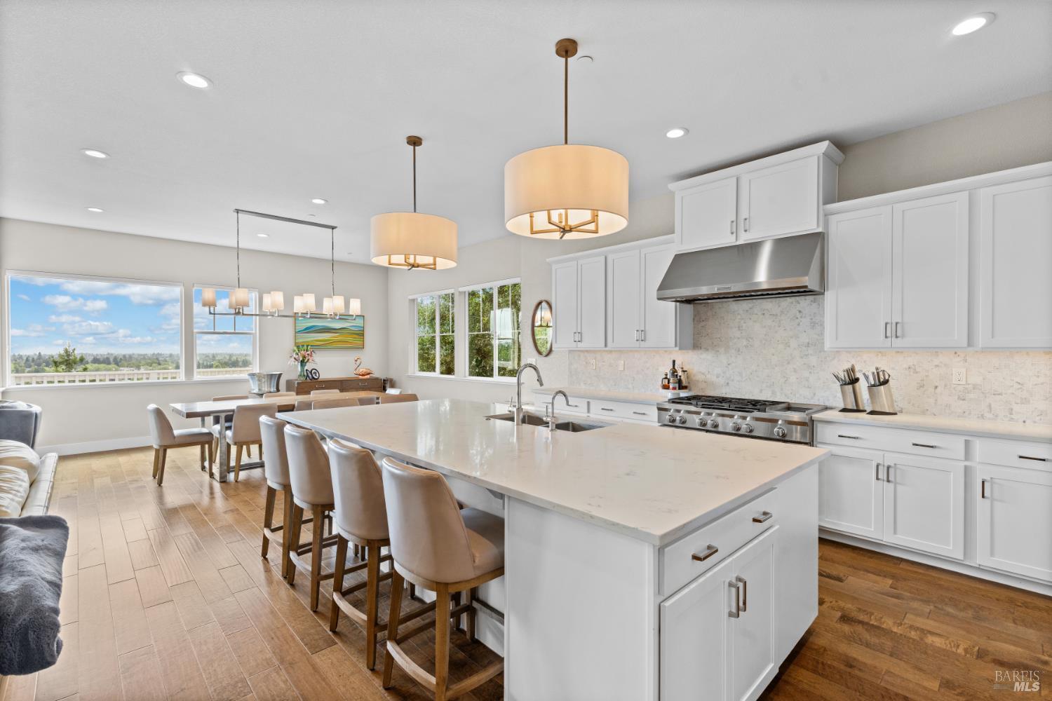 Detail Gallery Image 4 of 62 For 3393 Lake Park Ct, Santa Rosa,  CA 95403 - 5 Beds | 4/1 Baths