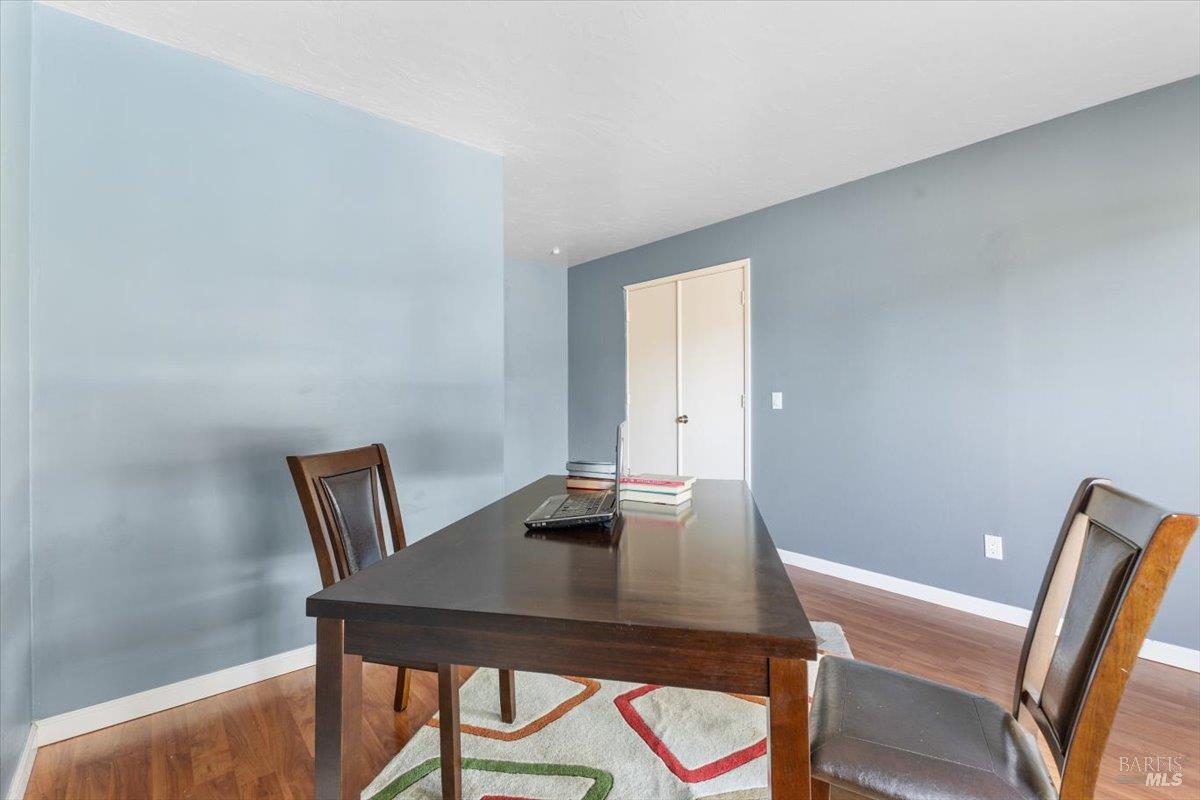 Detail Gallery Image 20 of 61 For 2044 Willow Dr, Petaluma,  CA 94954 - 4 Beds | 3 Baths