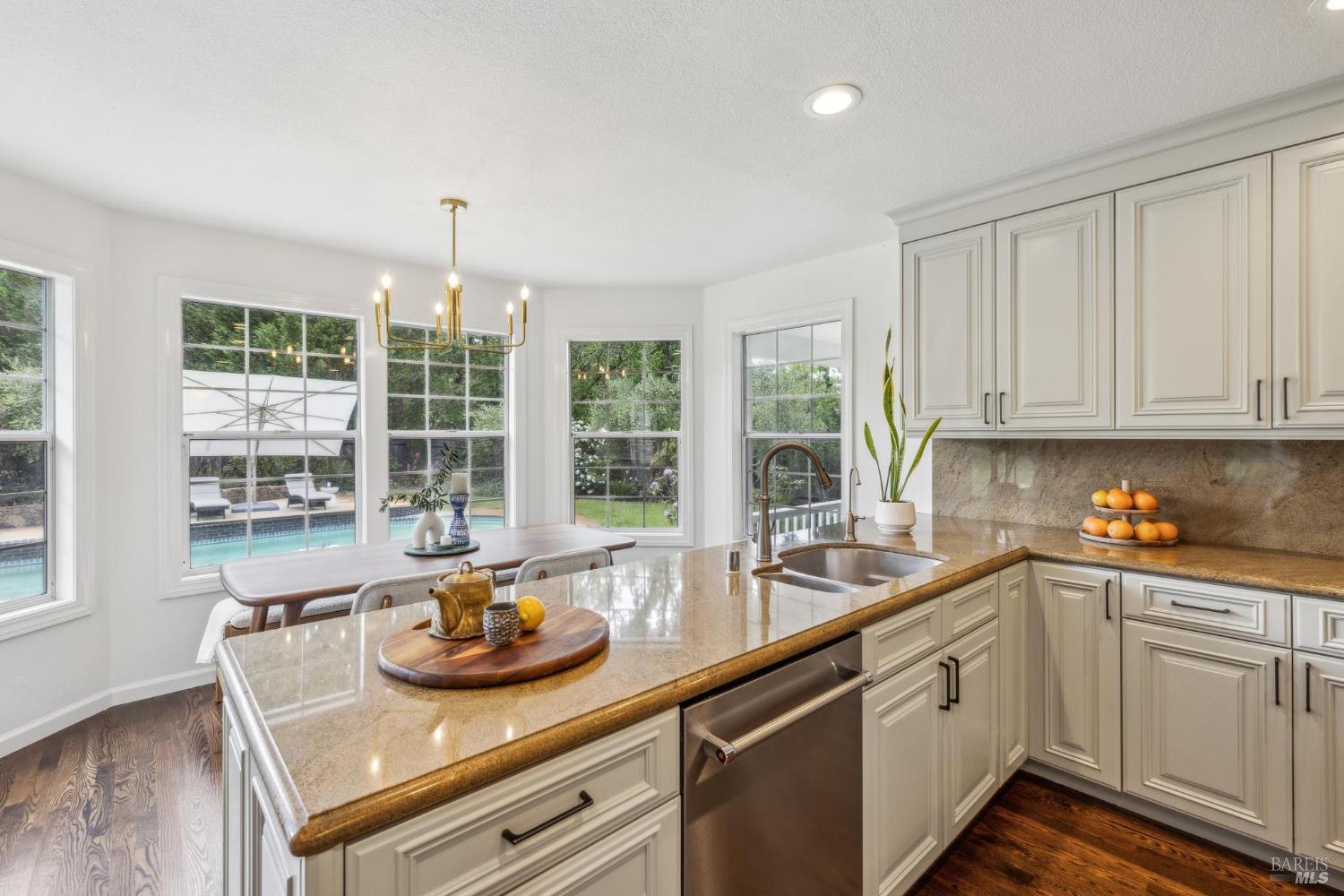 Detail Gallery Image 22 of 98 For 9724 Green Valley Rd, Sebastopol,  CA 95472 - 4 Beds | 3 Baths