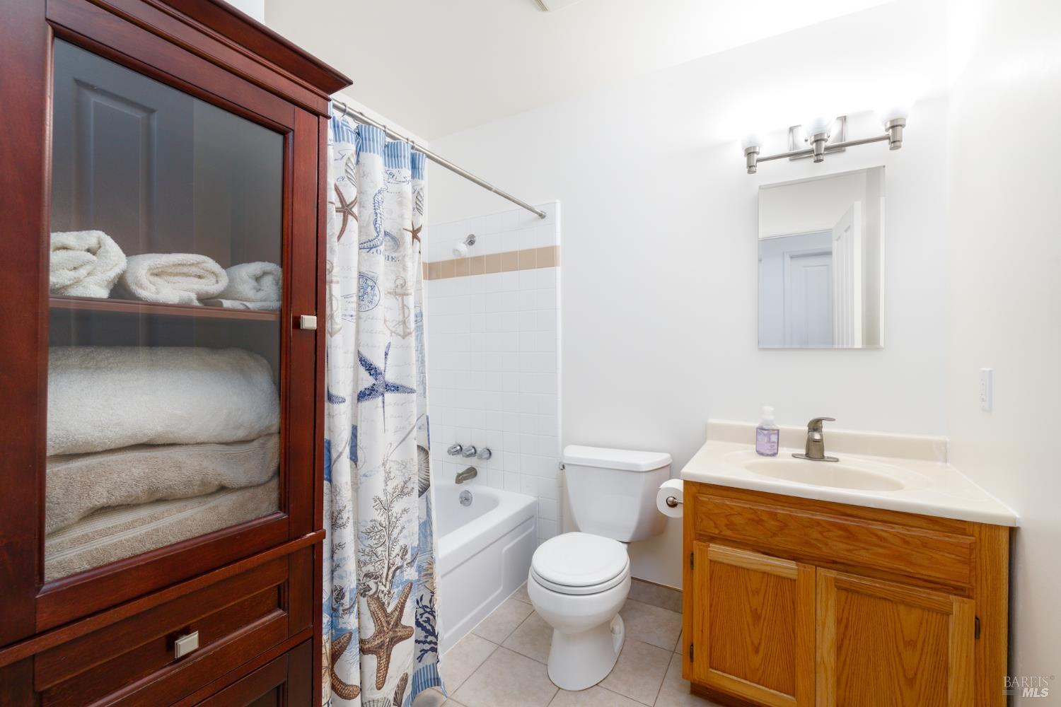 Detail Gallery Image 12 of 18 For 4986 Parkhurst Dr, Santa Rosa,  CA 95409 - 4 Beds | 2 Baths