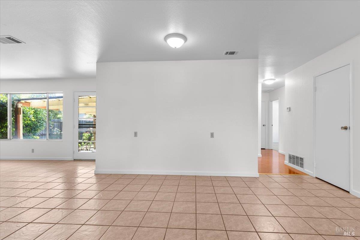 Detail Gallery Image 16 of 24 For 241 Camellia St, Fairfield,  CA 94533 - 3 Beds | 2 Baths