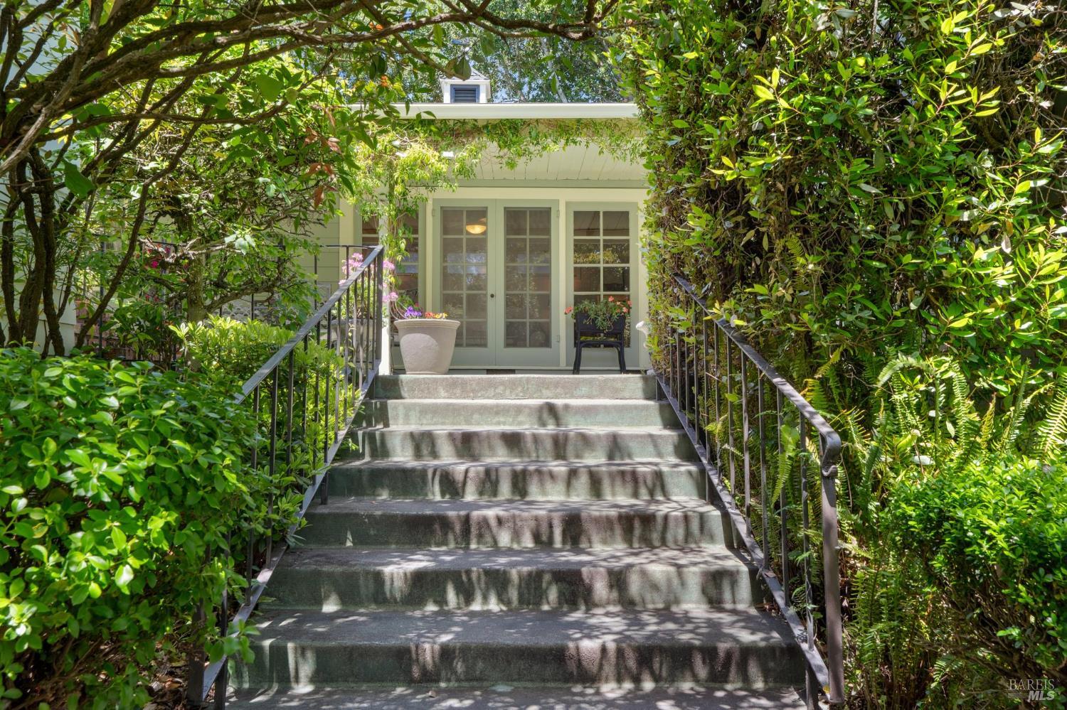 Detail Gallery Image 51 of 75 For 301 Howard St, Petaluma,  CA 94952 - 4 Beds | 3 Baths